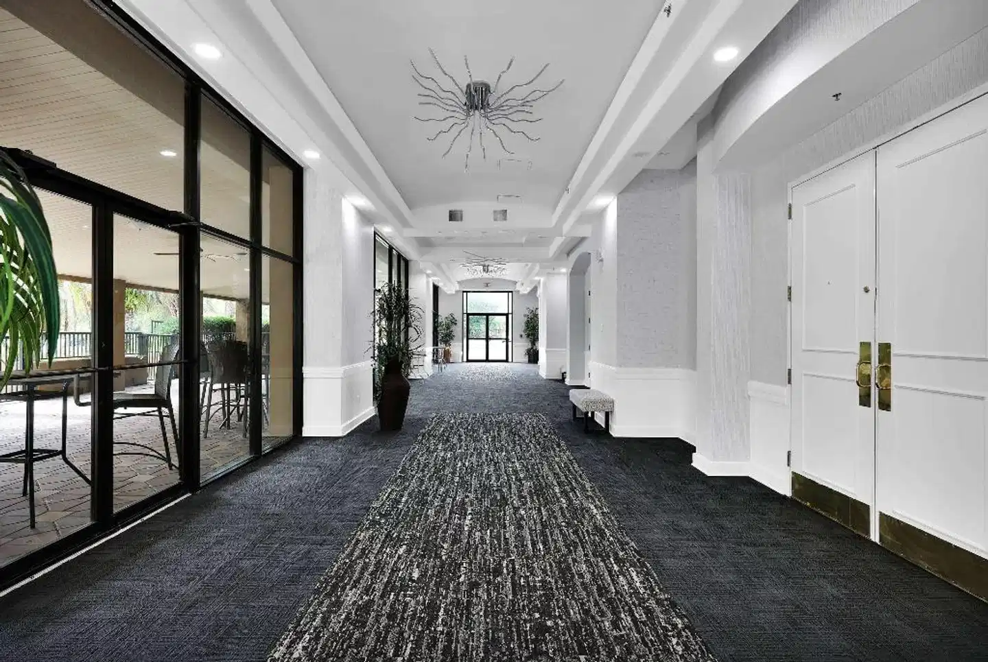 Ramada by Wyndham Jacksonville I-95 by Butler Blvd Lobby