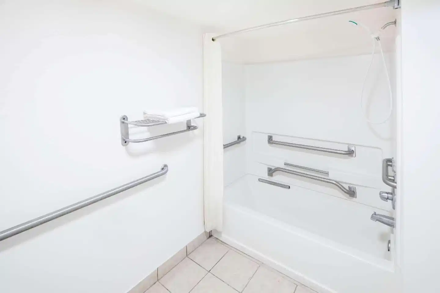 Howard Johnson by Wyndham Vicksburg Badezimmer