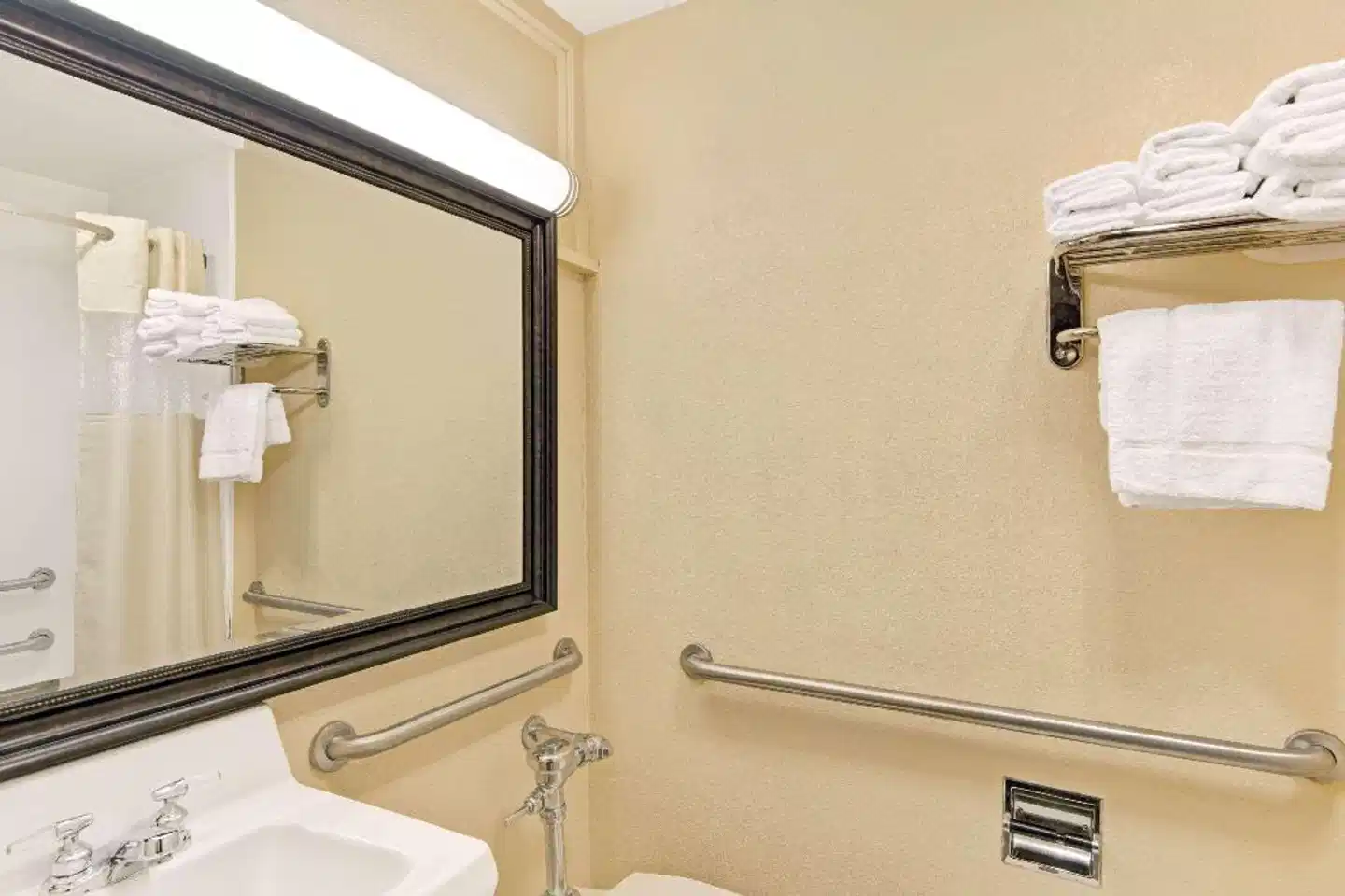 Days Inn Washington Badezimmer