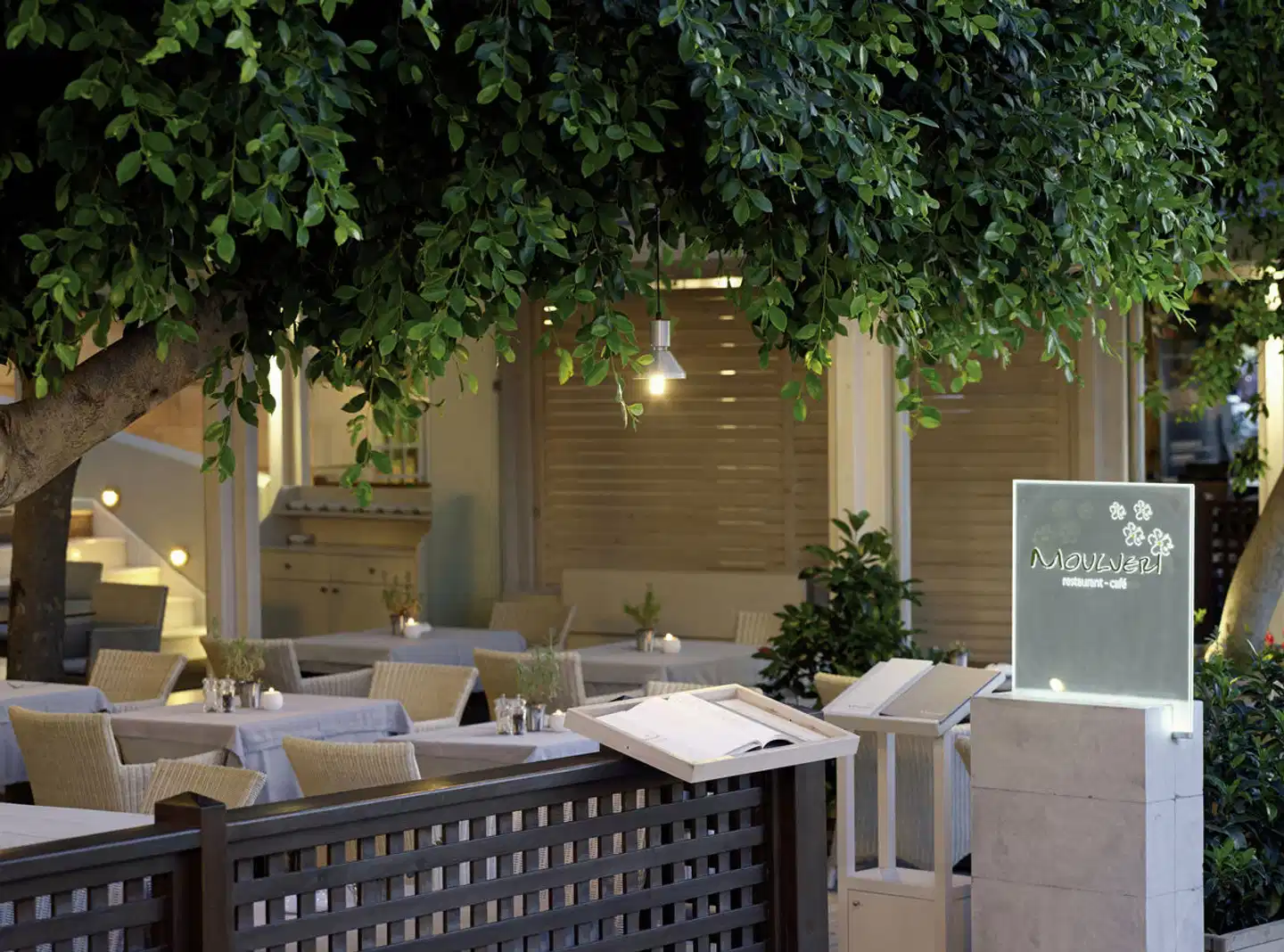 Kyma Suites Beach Hotel Terrasse