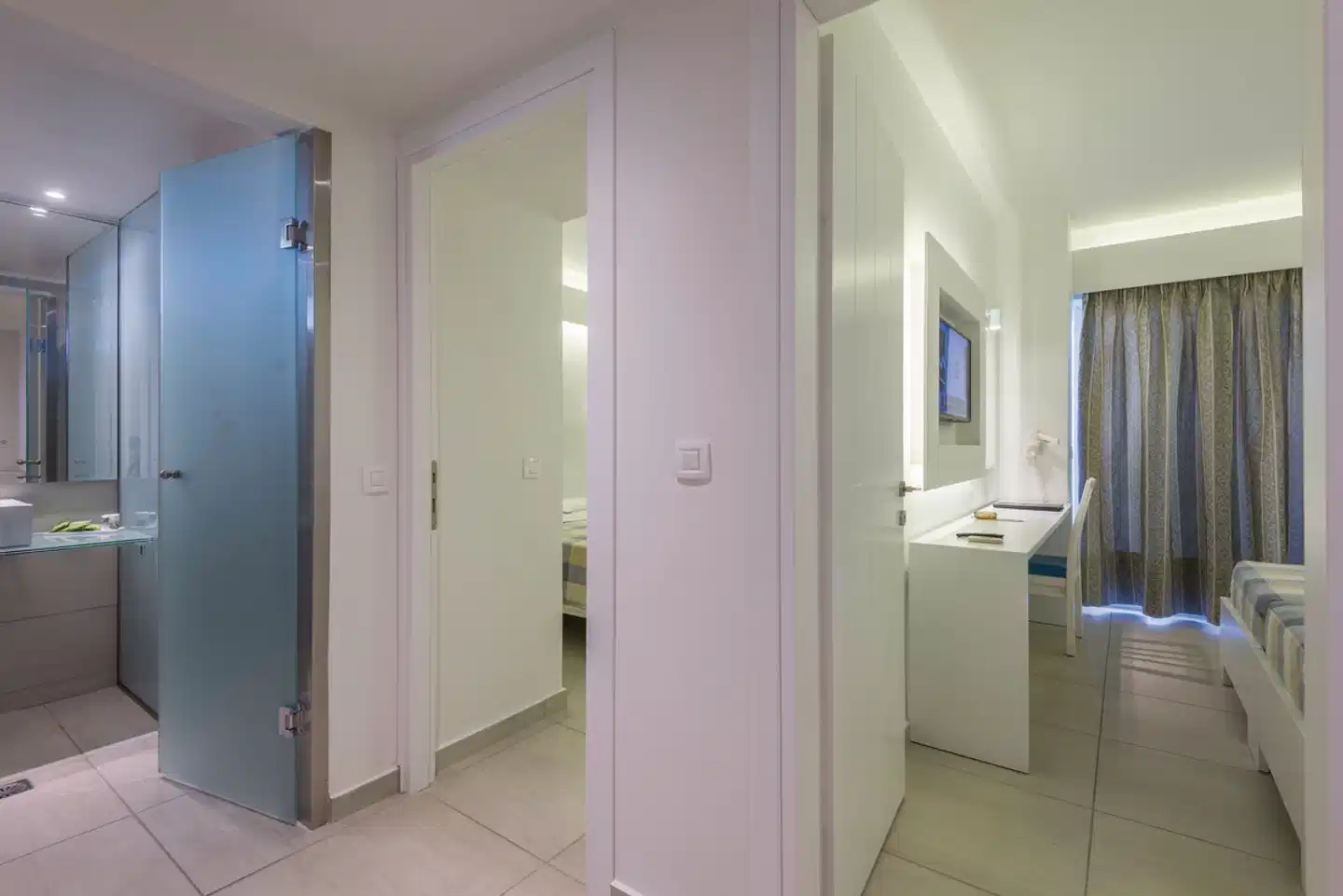 Sandy Beach Hotel Badezimmer