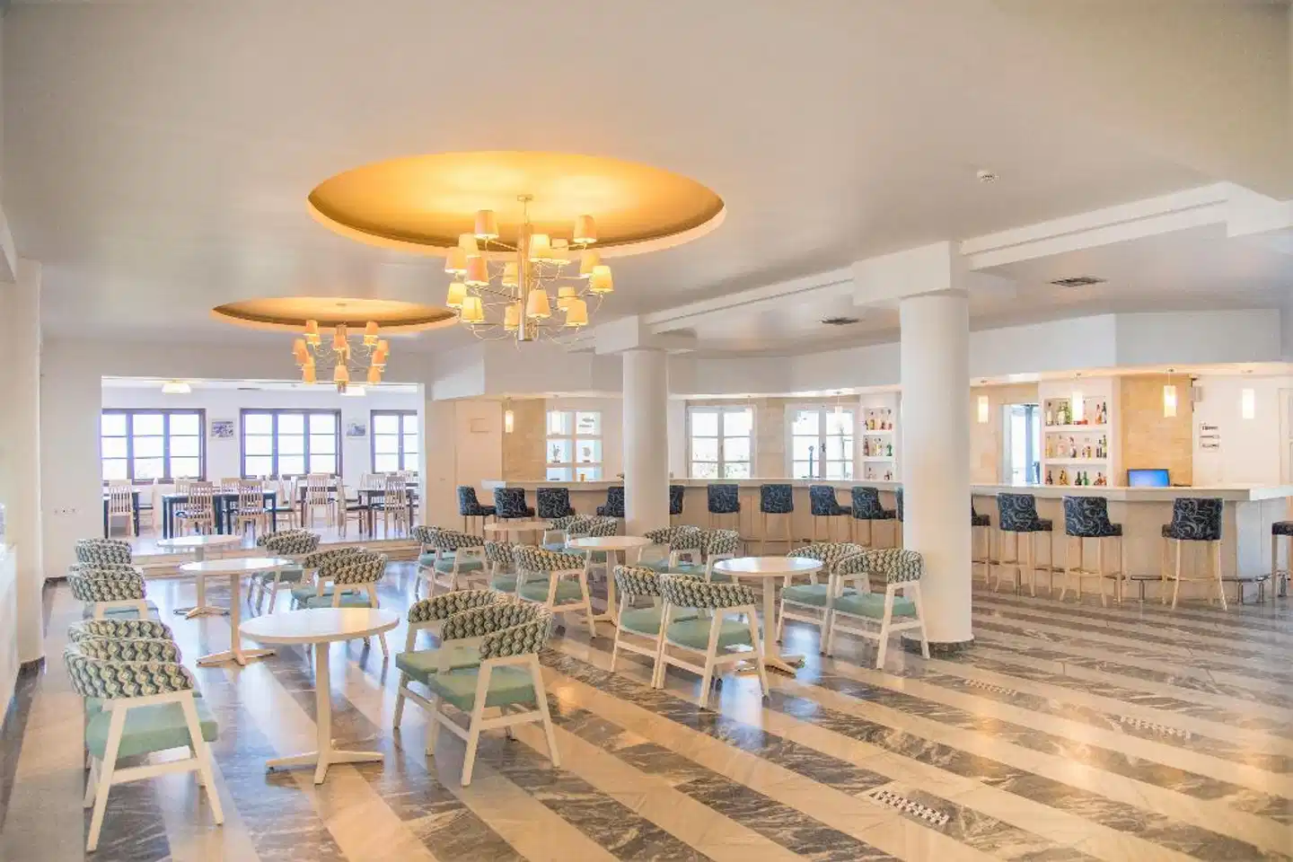 Semiramis Village Hotel Bar