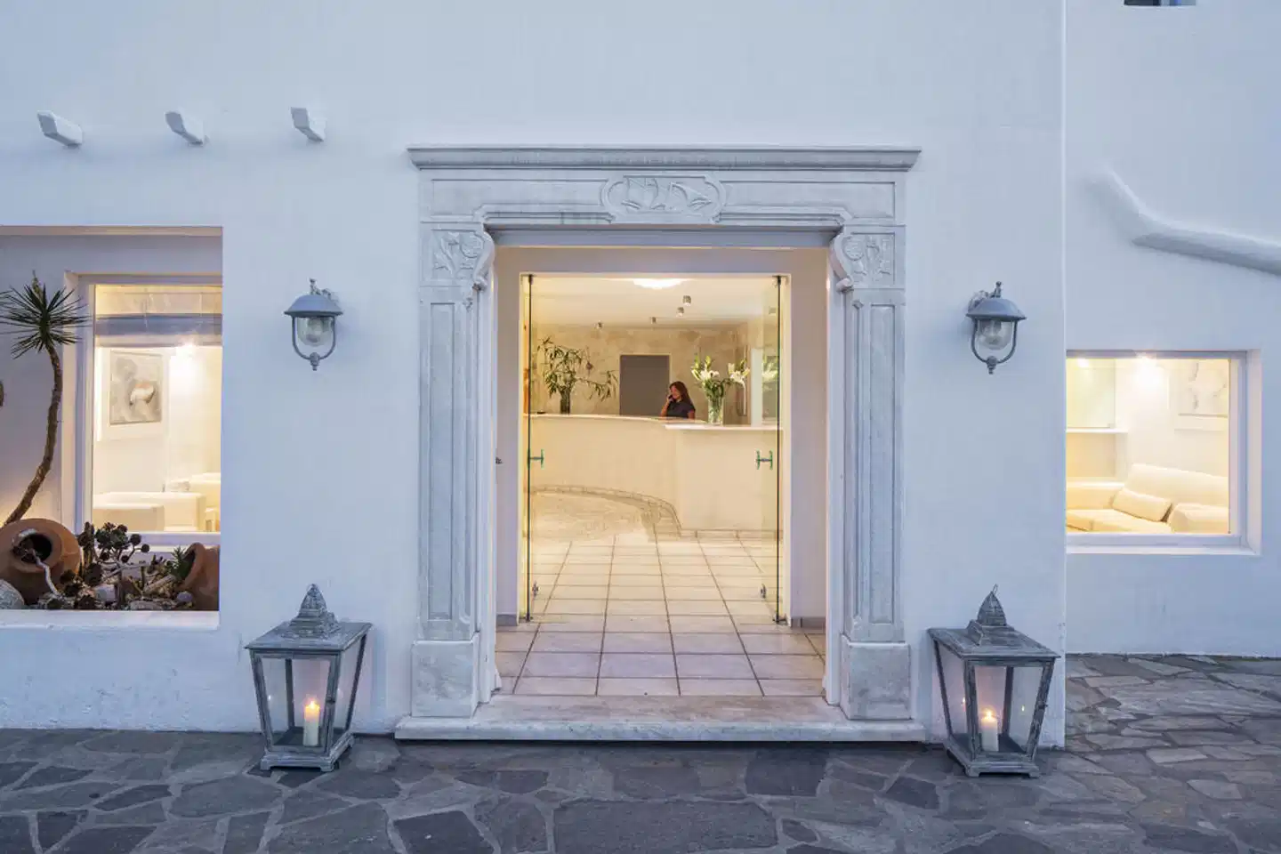 Manoulas Beach Hotel Lobby