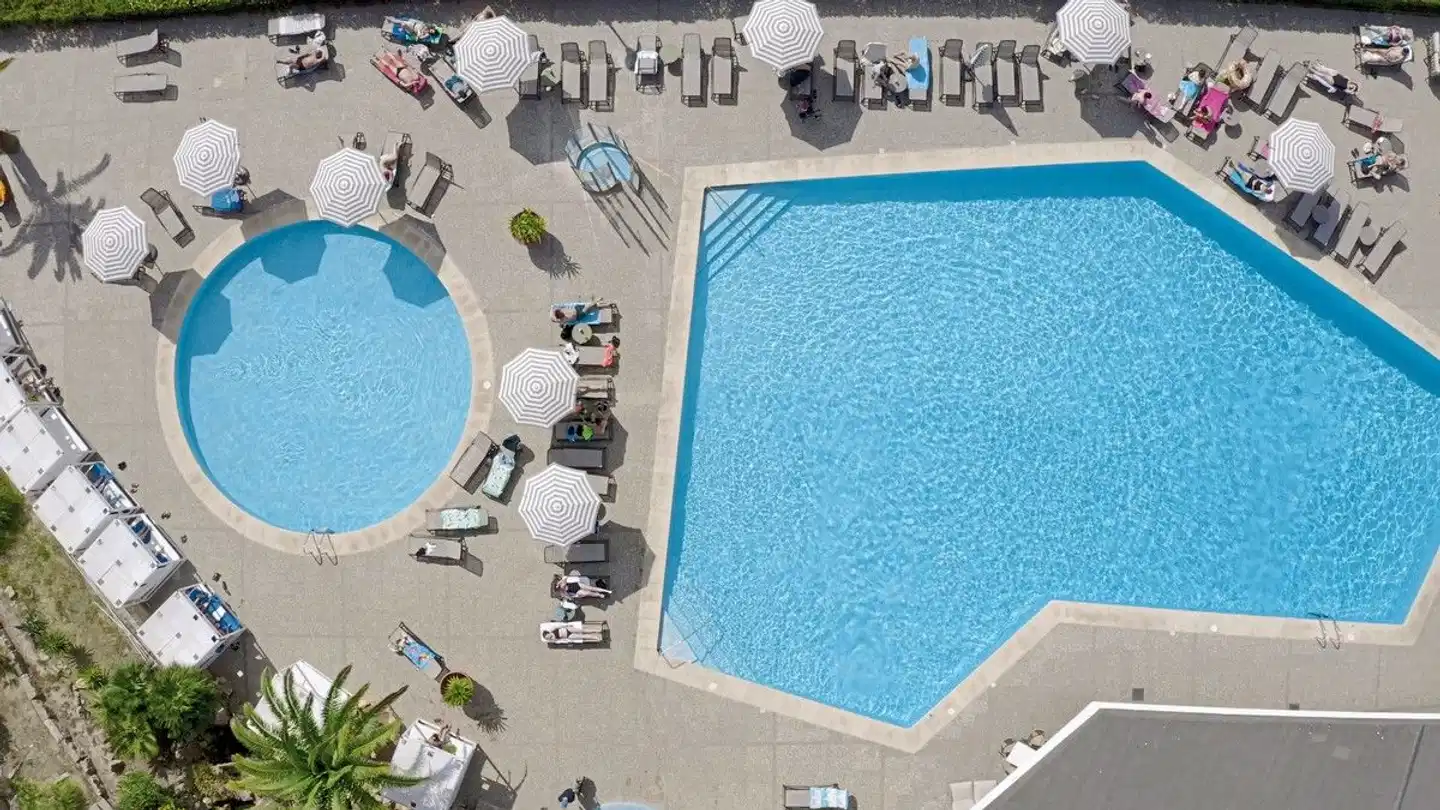 Vibra Beverly Playa Pool