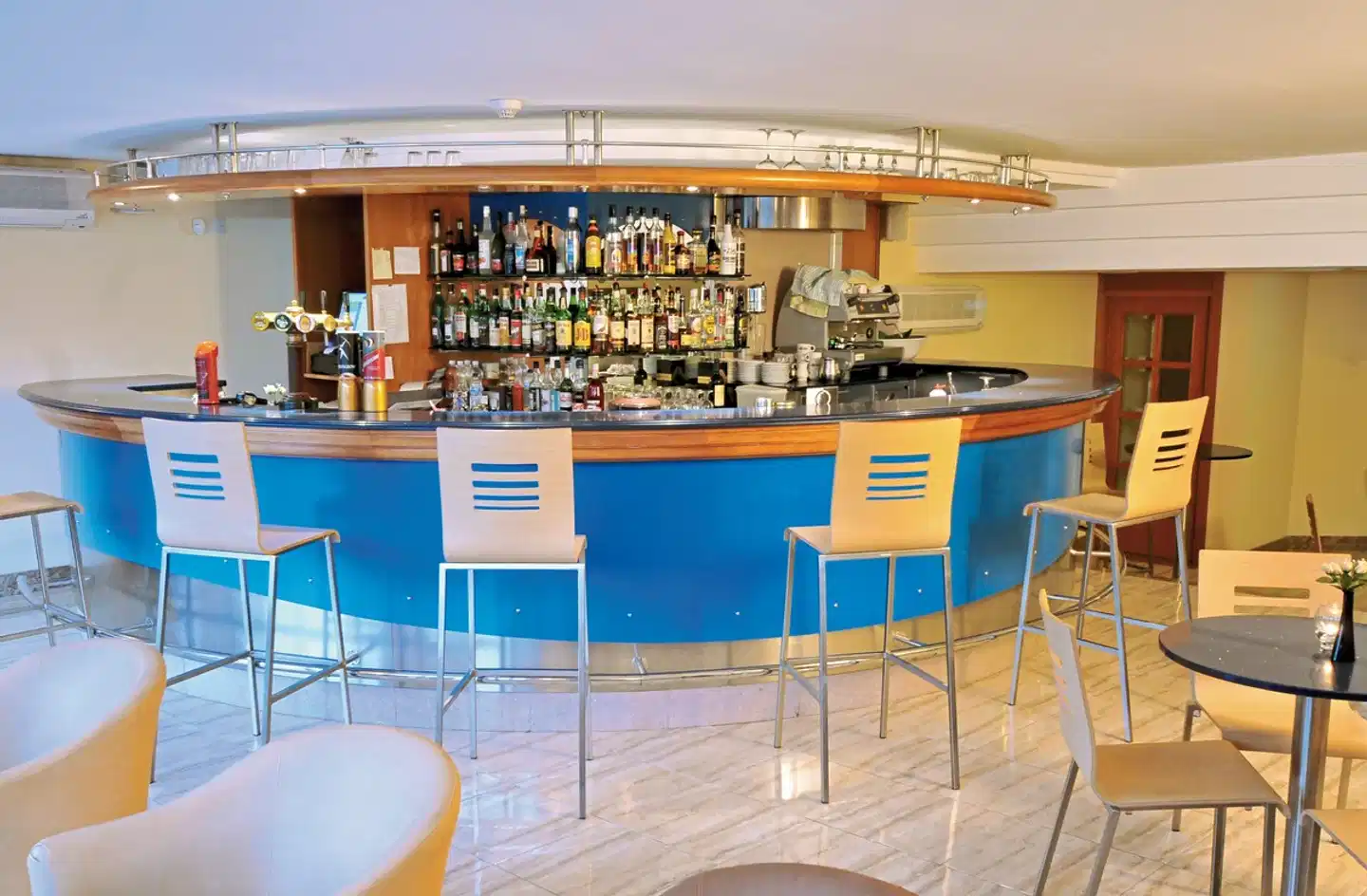 Luna Holiday Complex Bar