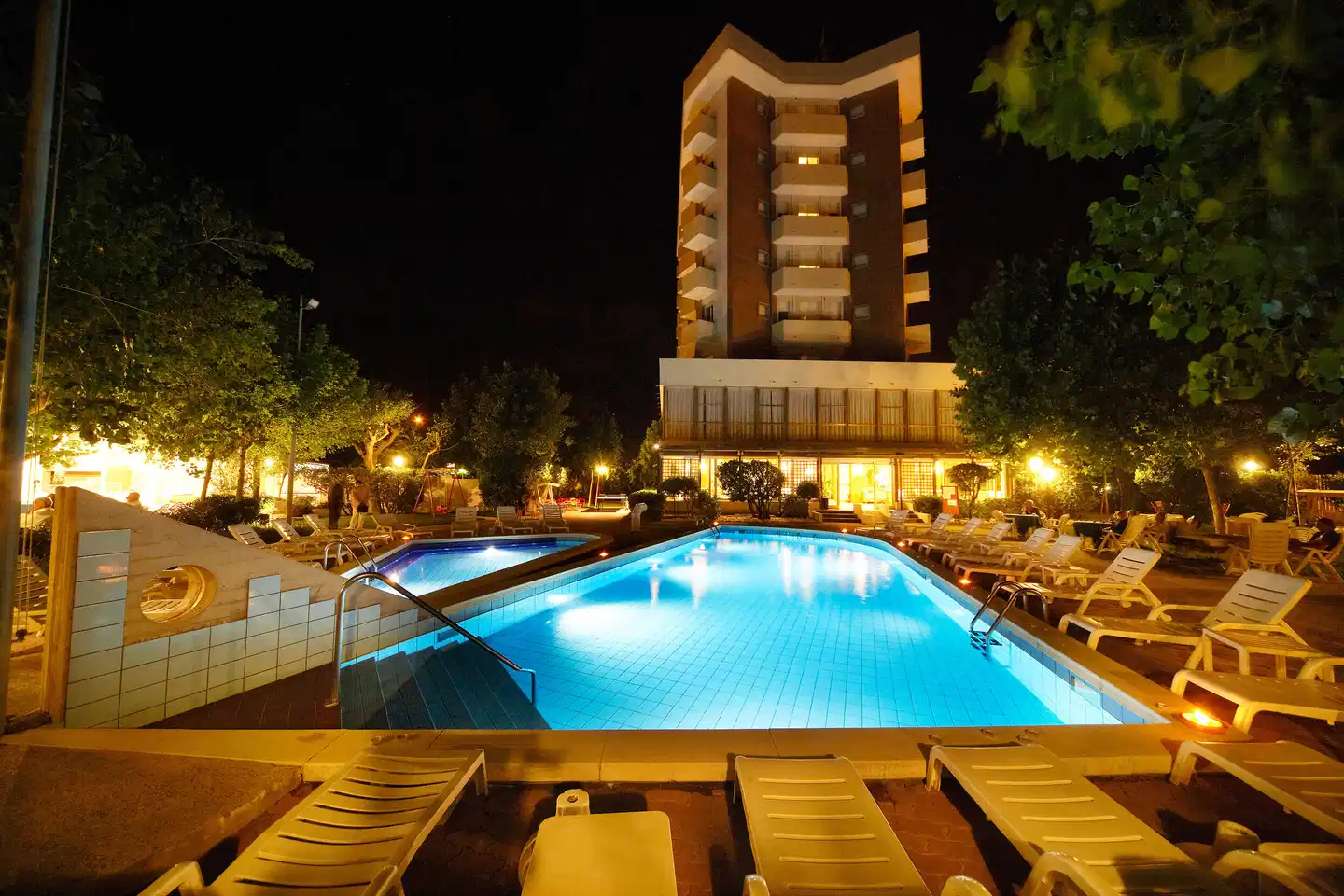 Alexandra Plaza Hotel Pool