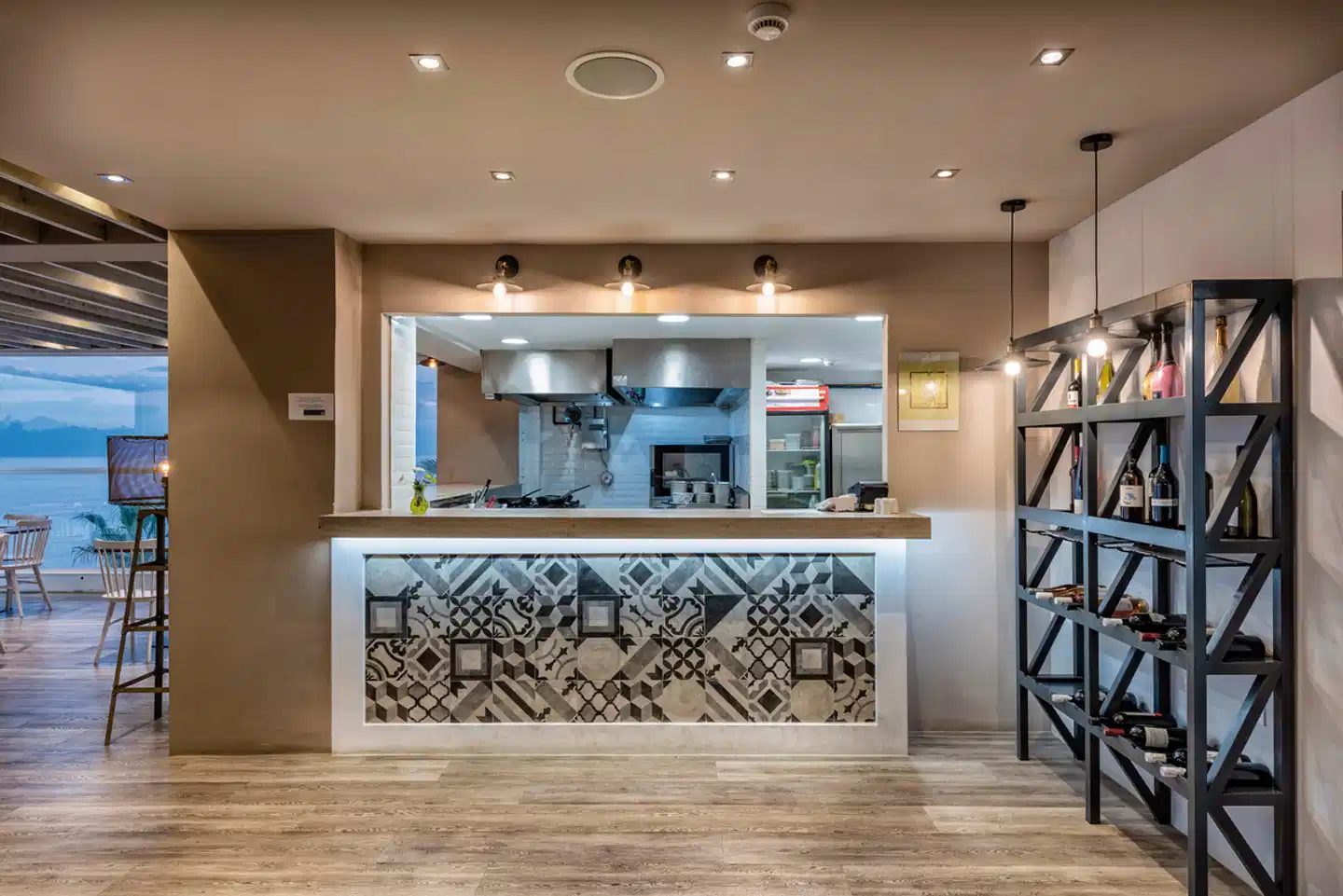 Alexandra Beach Resort & Spa Bar