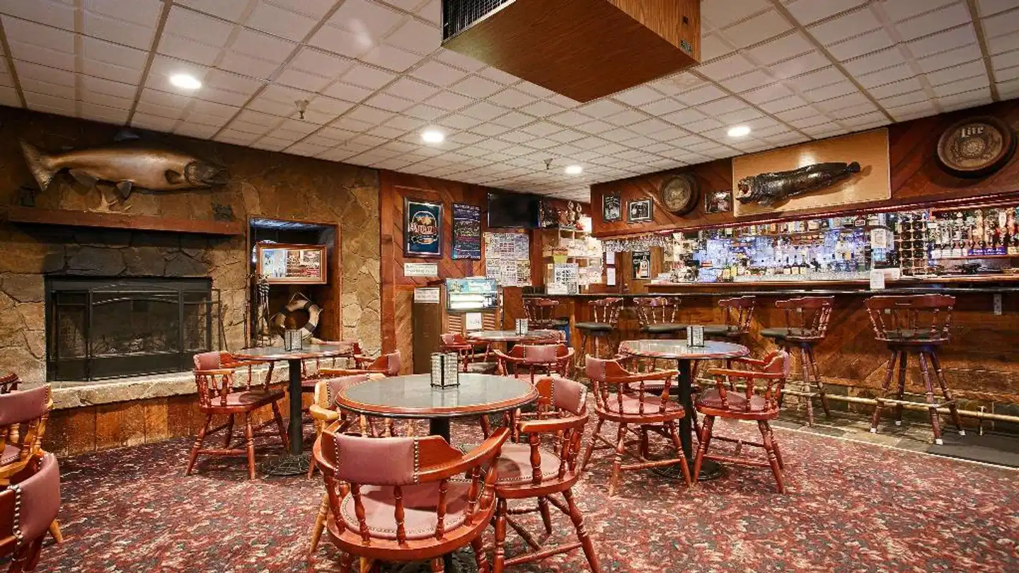 Best Western Bidarka Inn Bar