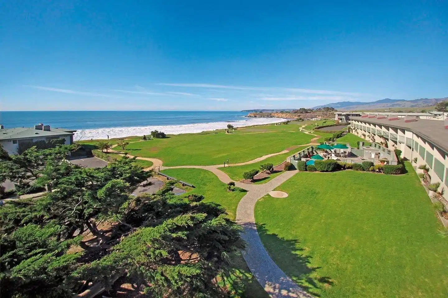 Cavalier Oceanfront Resort Landschaft