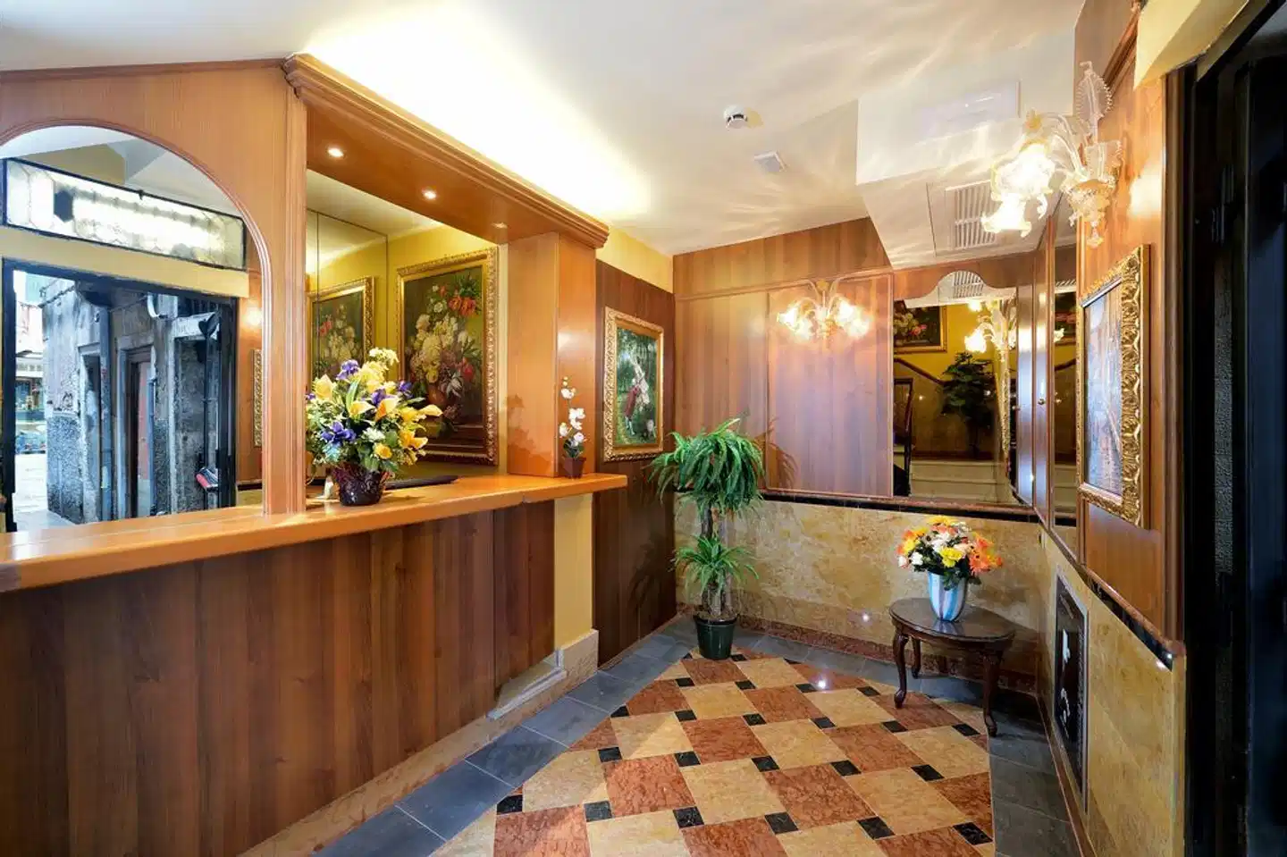 Citta di Milano Lobby