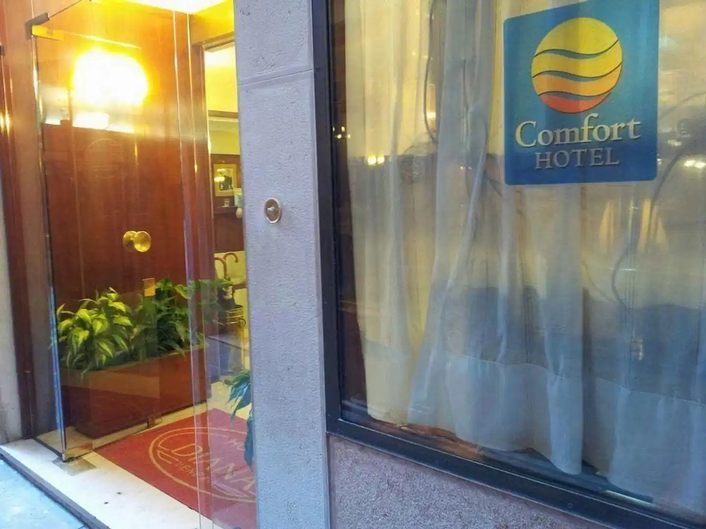 Comfort Hotel Diana Lobby