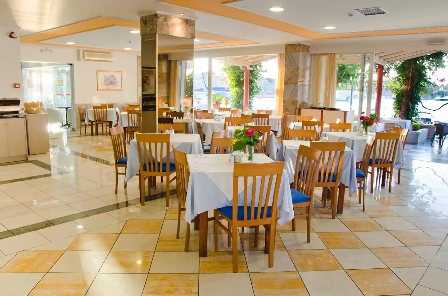 Kosta Palace Restaurant