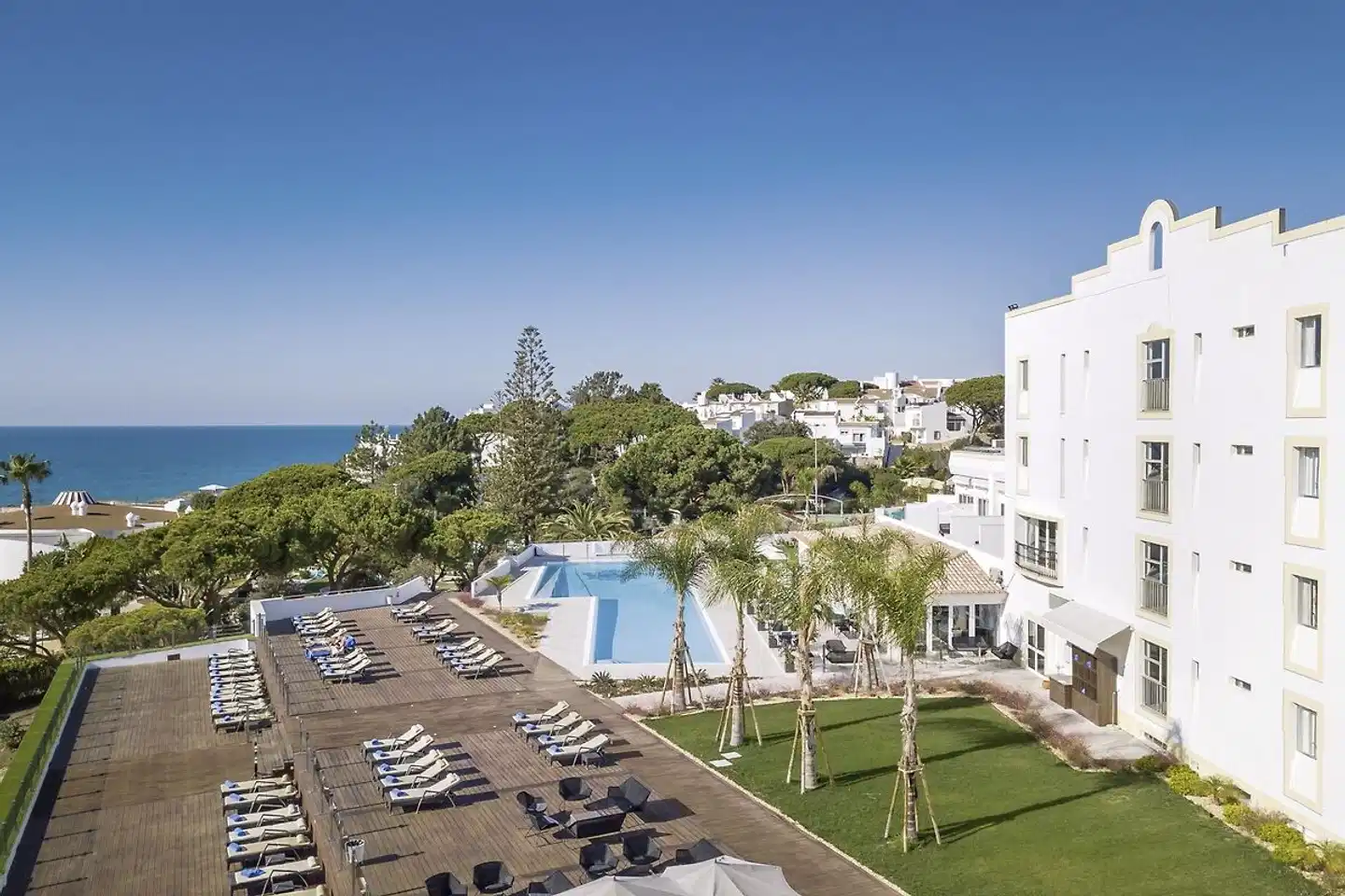 Dona Filipa Hotel Aussenansicht