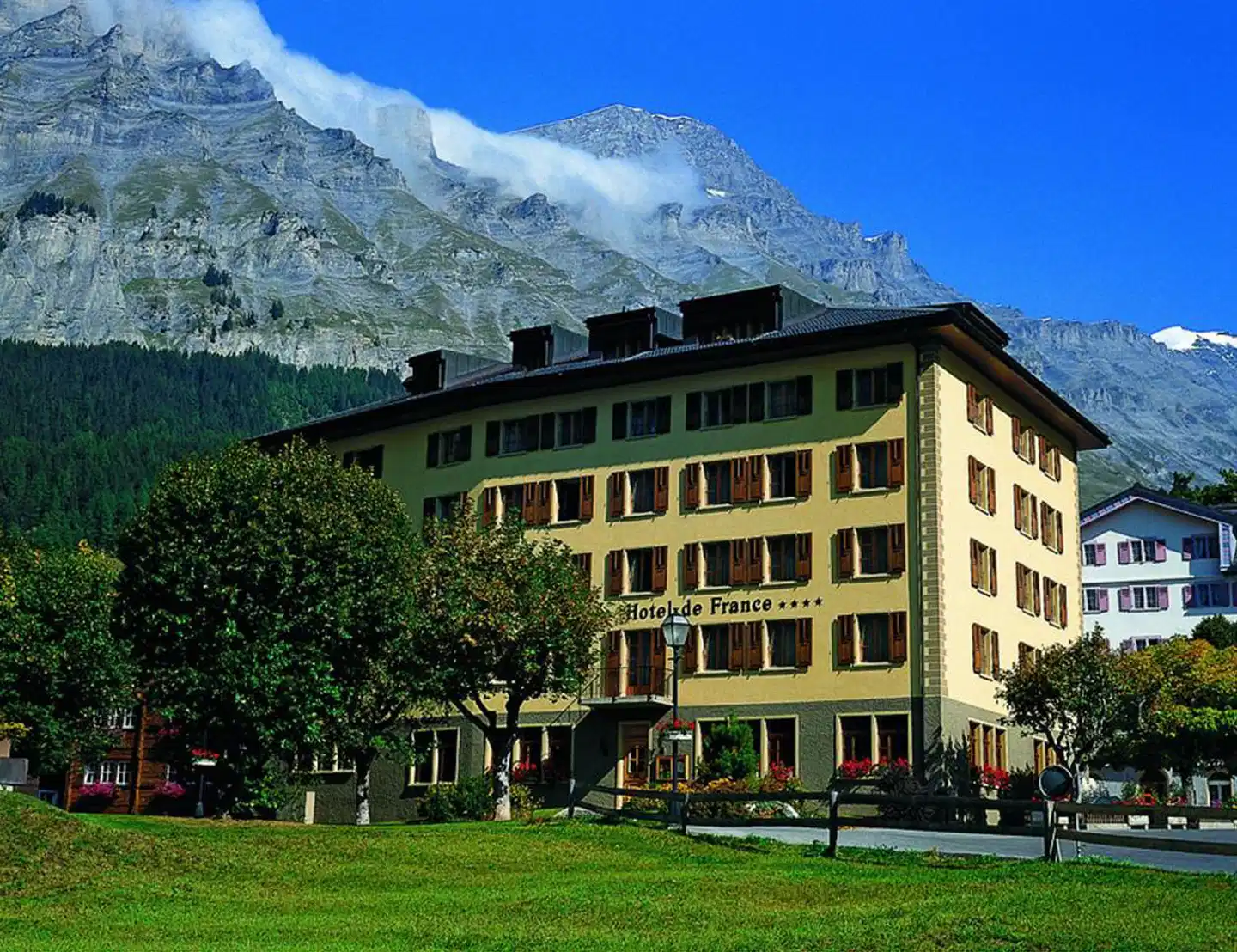 Thermal Hotels & Walliser Alpentherme Aussenansicht