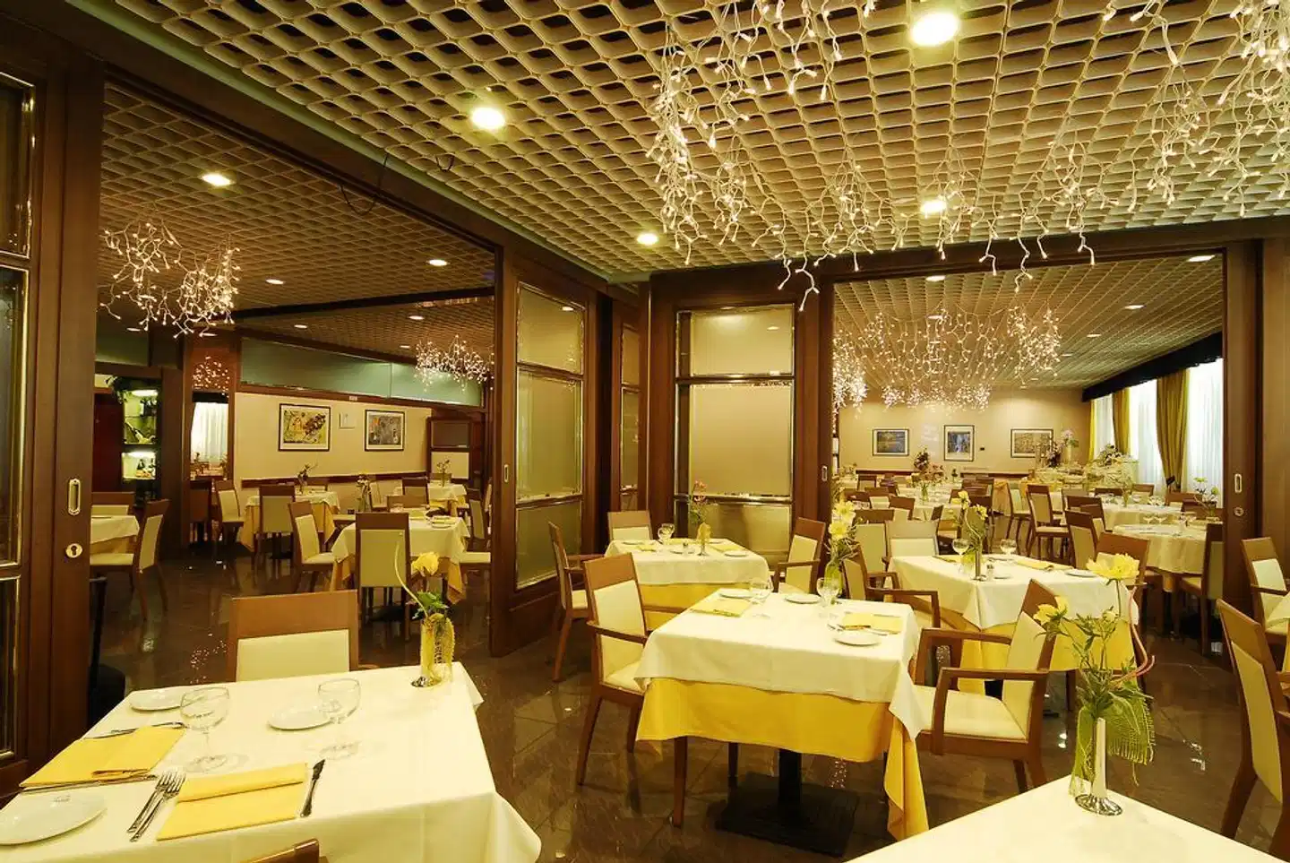 Hotel Maxim Restaurant