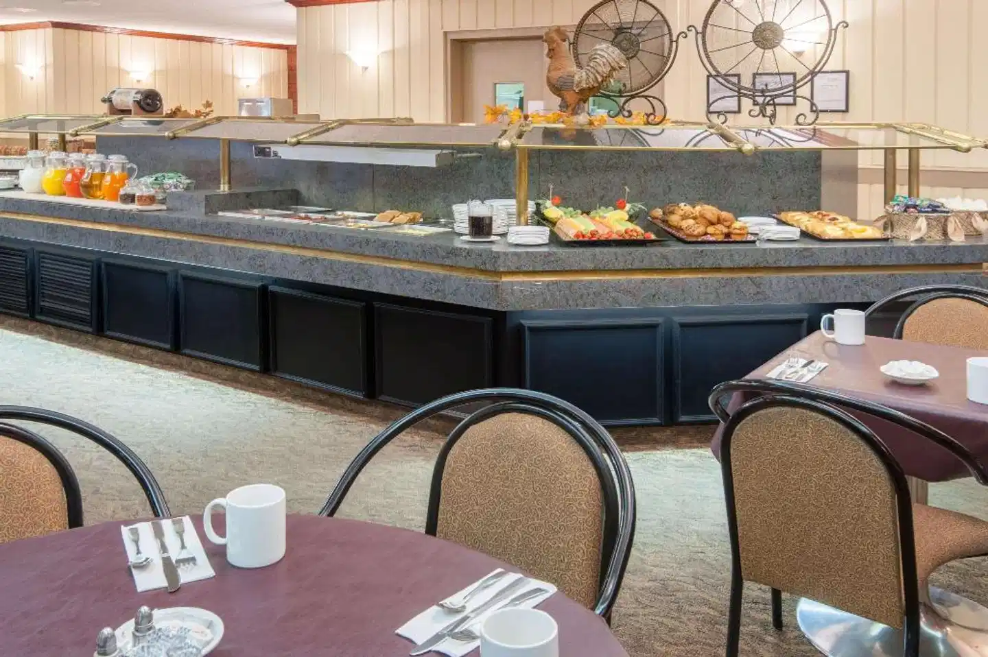 RAMADA PLAZA CALGARY DOWNTOWN Restaurant