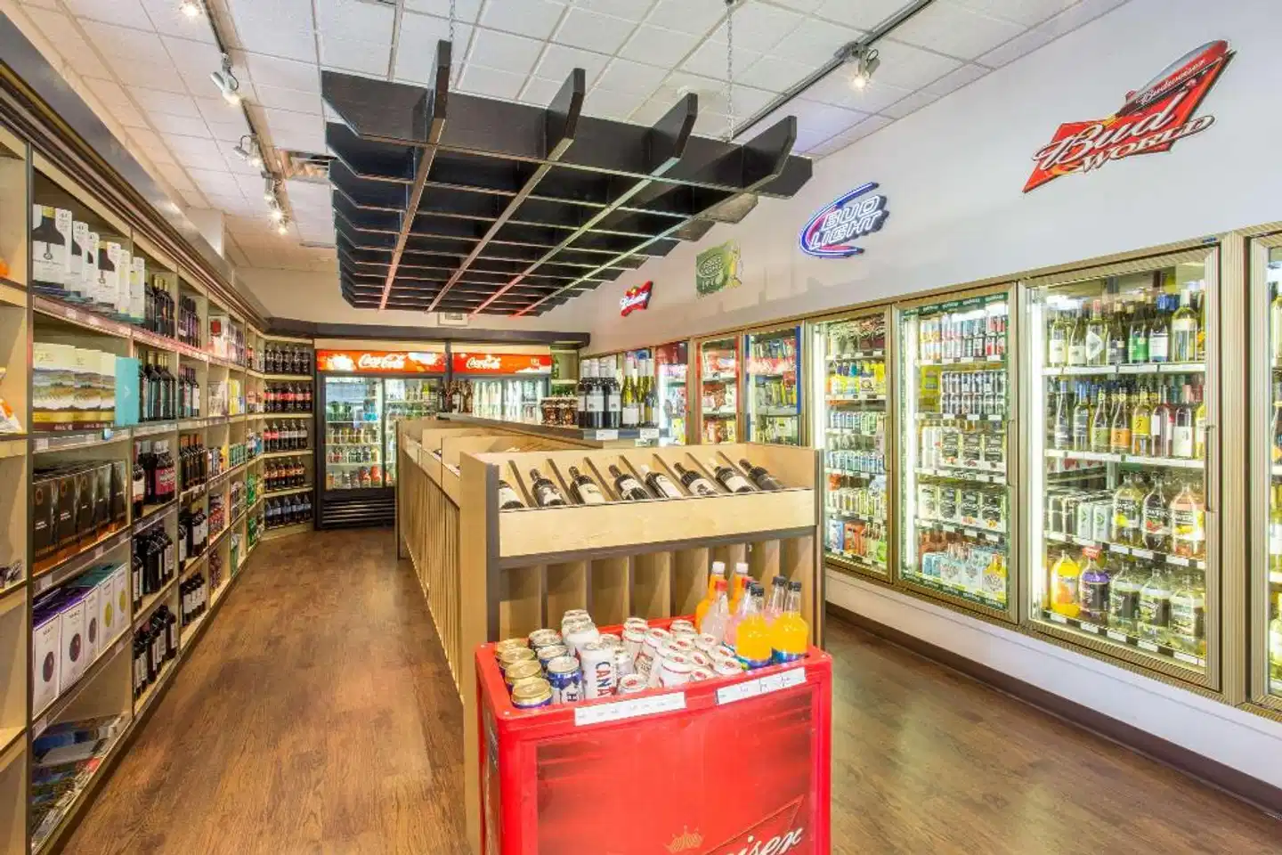 Ramada by Wyndham Kelowna Hotel & Conference Center Bar