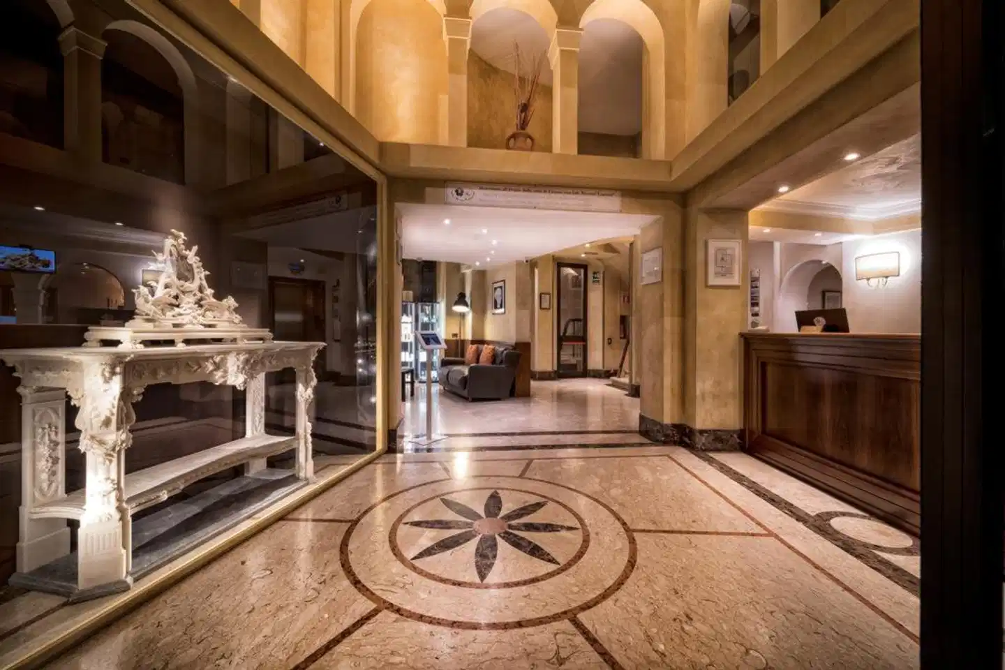 B&B Hotel Firenze Pitti Palace al Ponte Vecchio Lobby