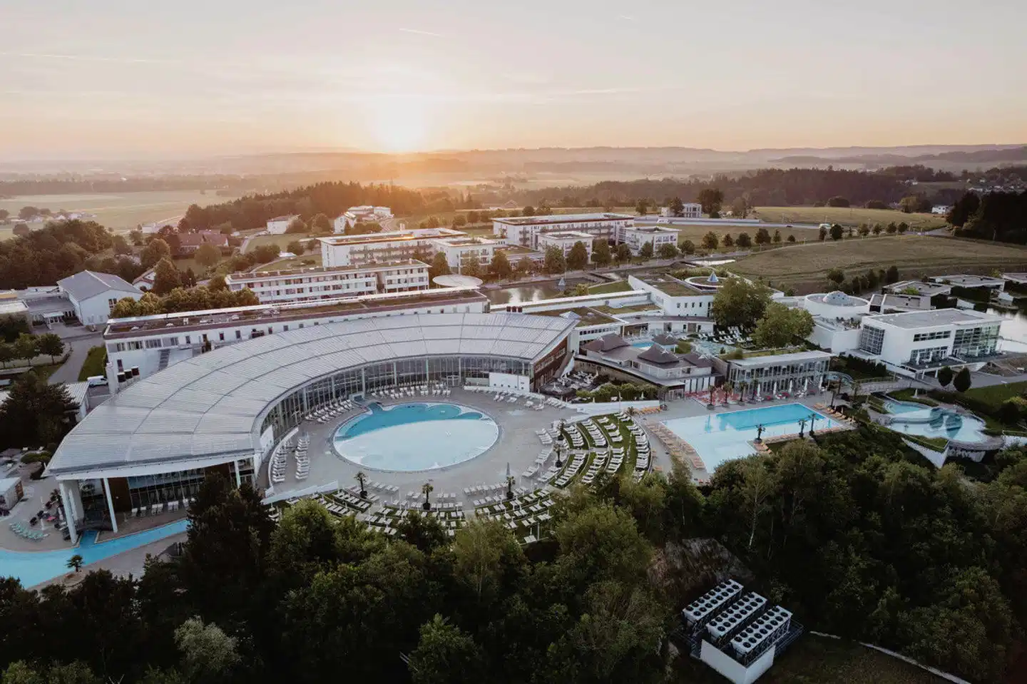 4*S Hotel Spa Resort Geinberg Aussenansicht