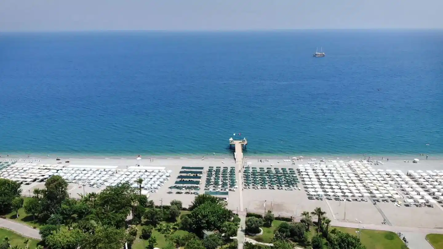 Beso Beach Hotel Strand