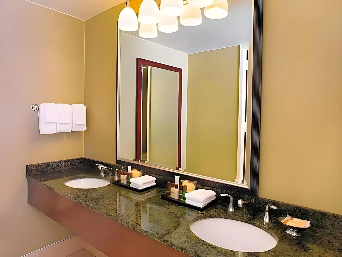 Sheraton Philadelphia Downtown Badezimmer