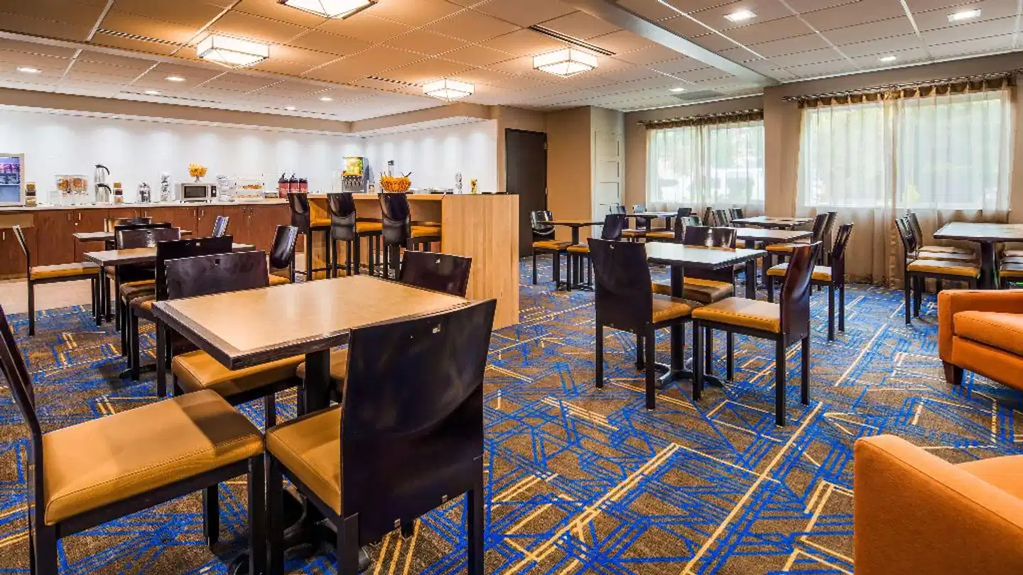 Best Western Plus Portland Airport Hotel & Suites Restaurant