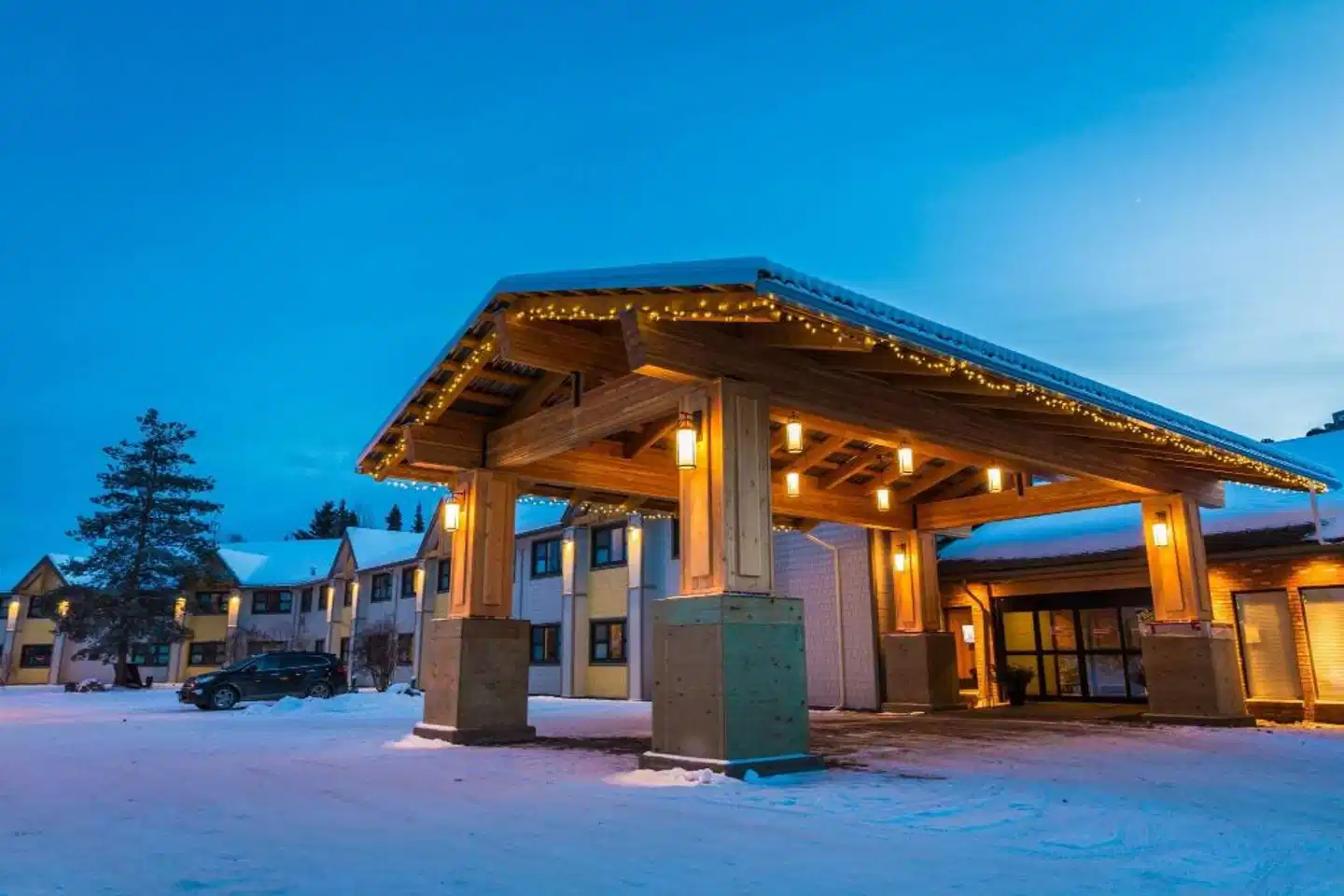 Prestige Hudson Bay Lodge Aussenansicht