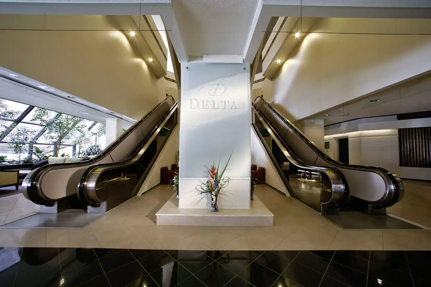 Delta Hotels by Marriott Quebec Lobby