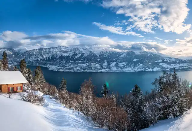 Dorint Beatenberg Blüemlisalp Landschaft