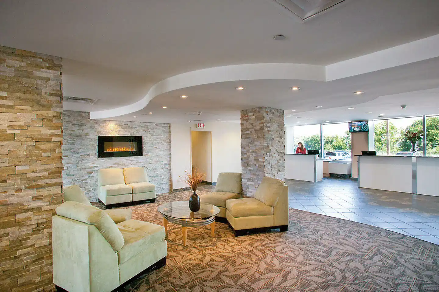 Oakes Hotel Overlooking The Falls Lobby