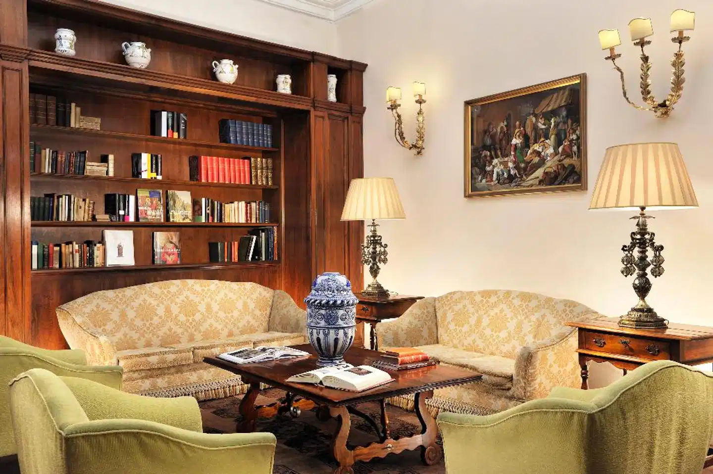 Grand Hotel Continental Lobby