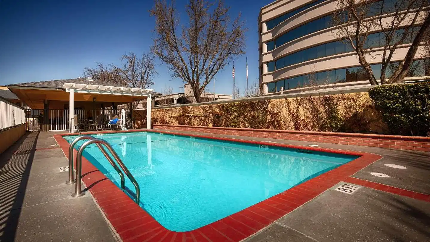 Best Western Town House Lodge Pool