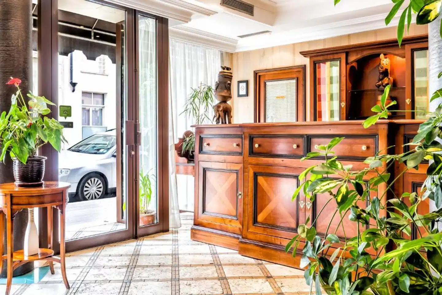 Villa Montparnasse Lobby