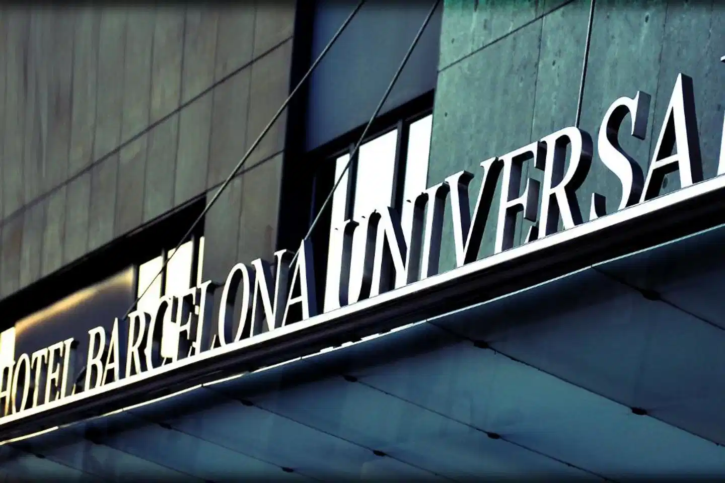 Barcelona Universal Aussenansicht