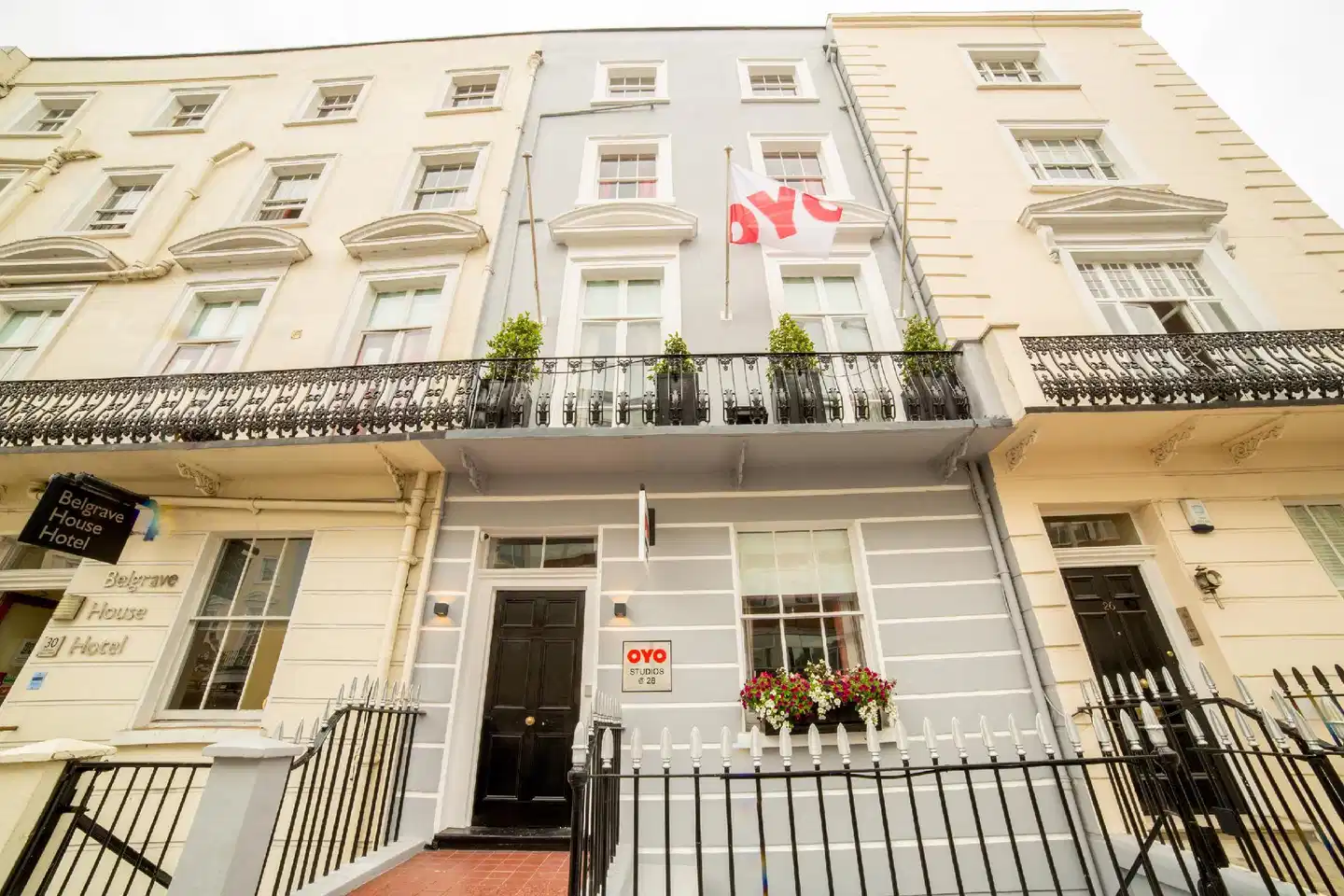 OYO Studios @ 28 Modellaufnahme