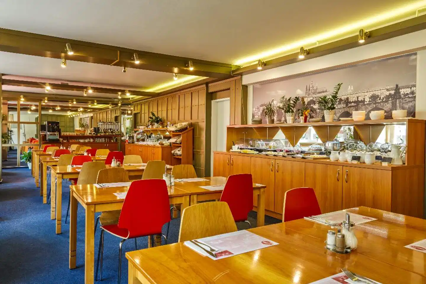 Charles Central Restaurant