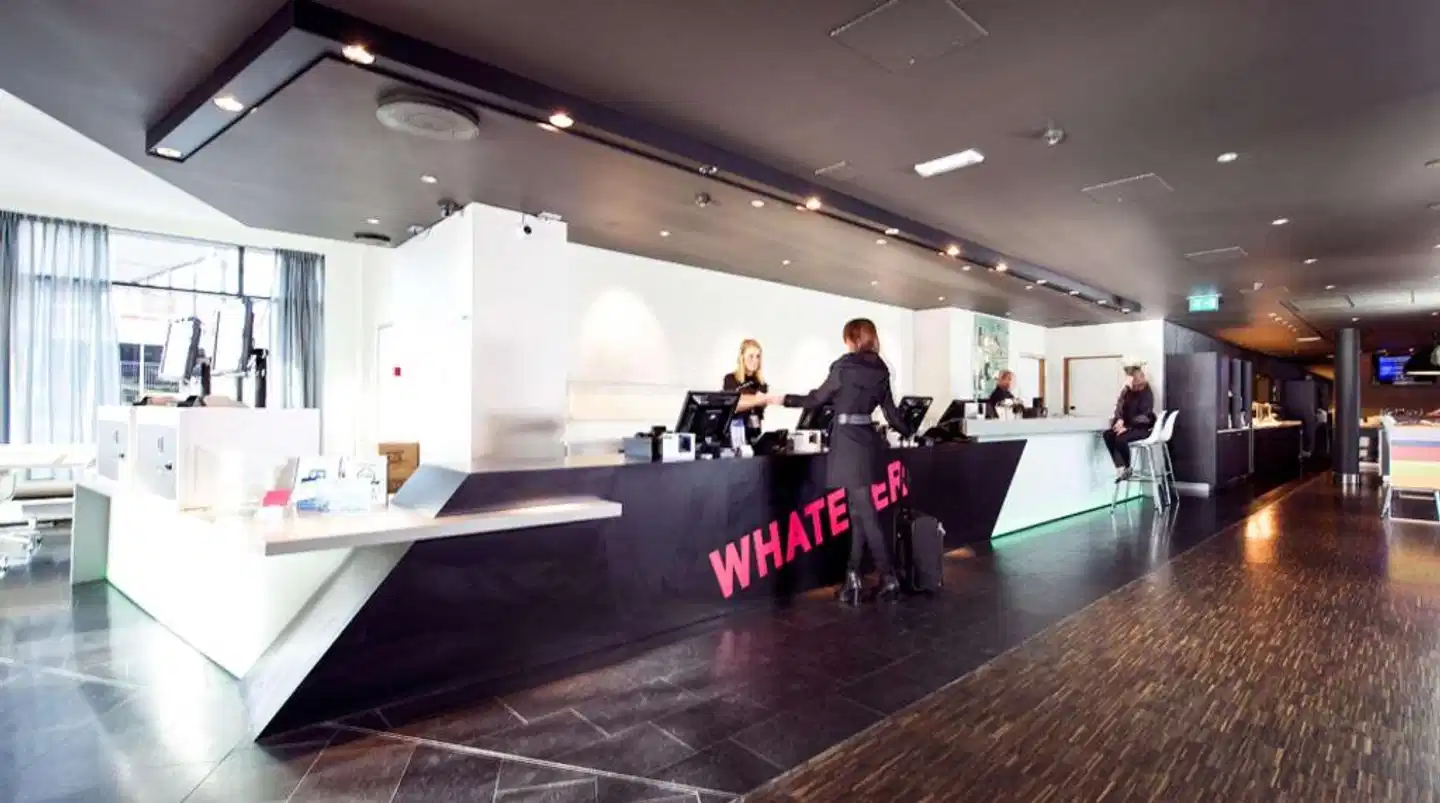 Comfort Hotel RunWay Lobby