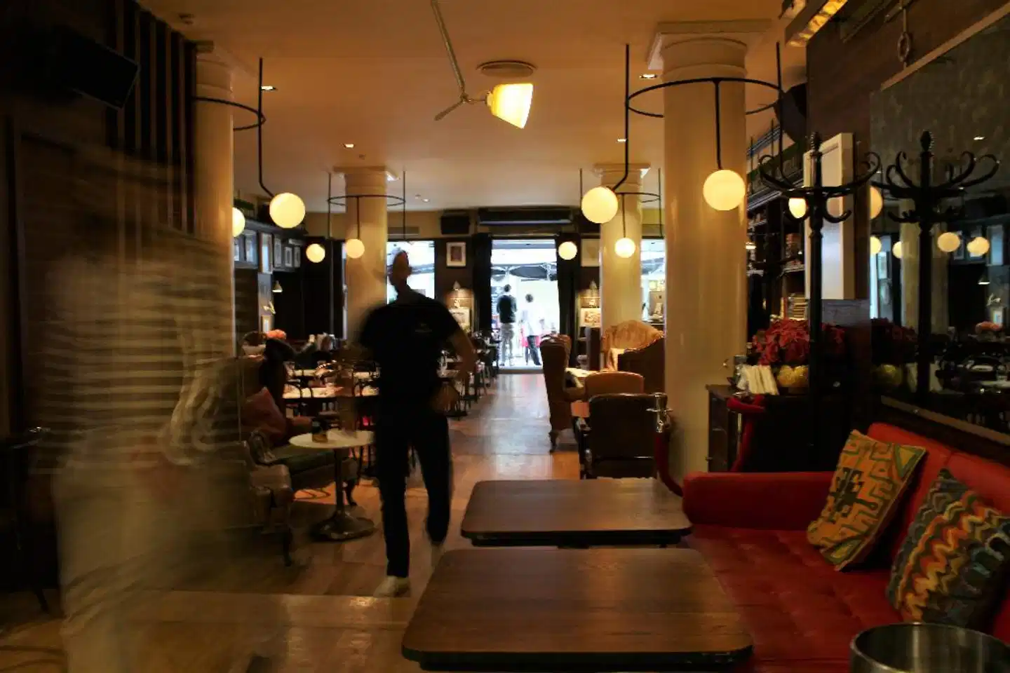 Browns Boutique Hotel & Apartments Bar