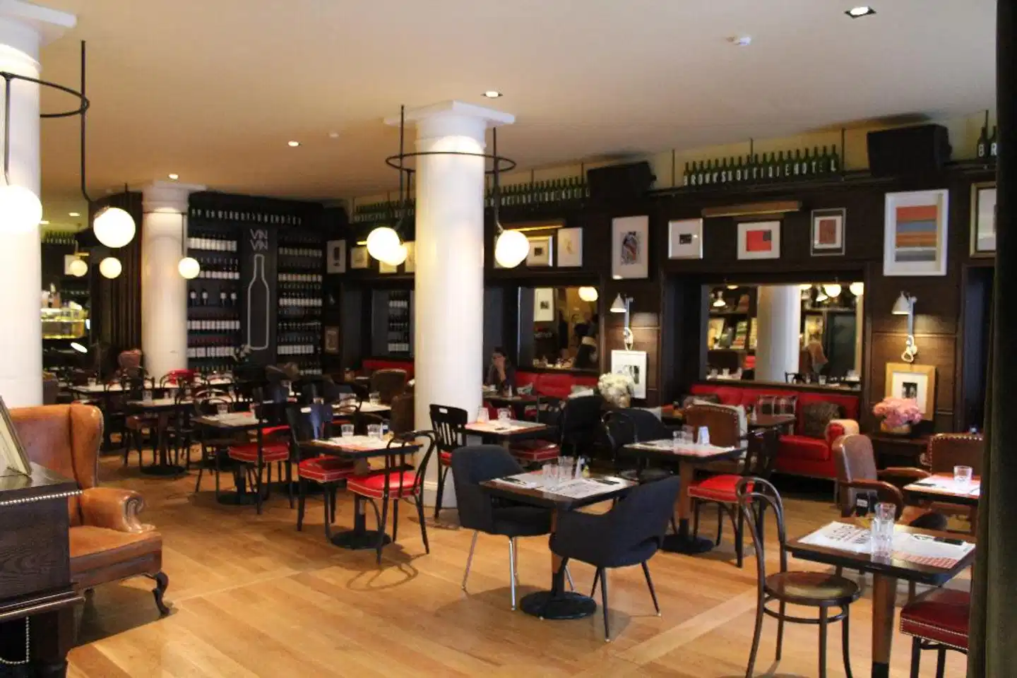 Browns Boutique Hotel & Apartments Restaurant