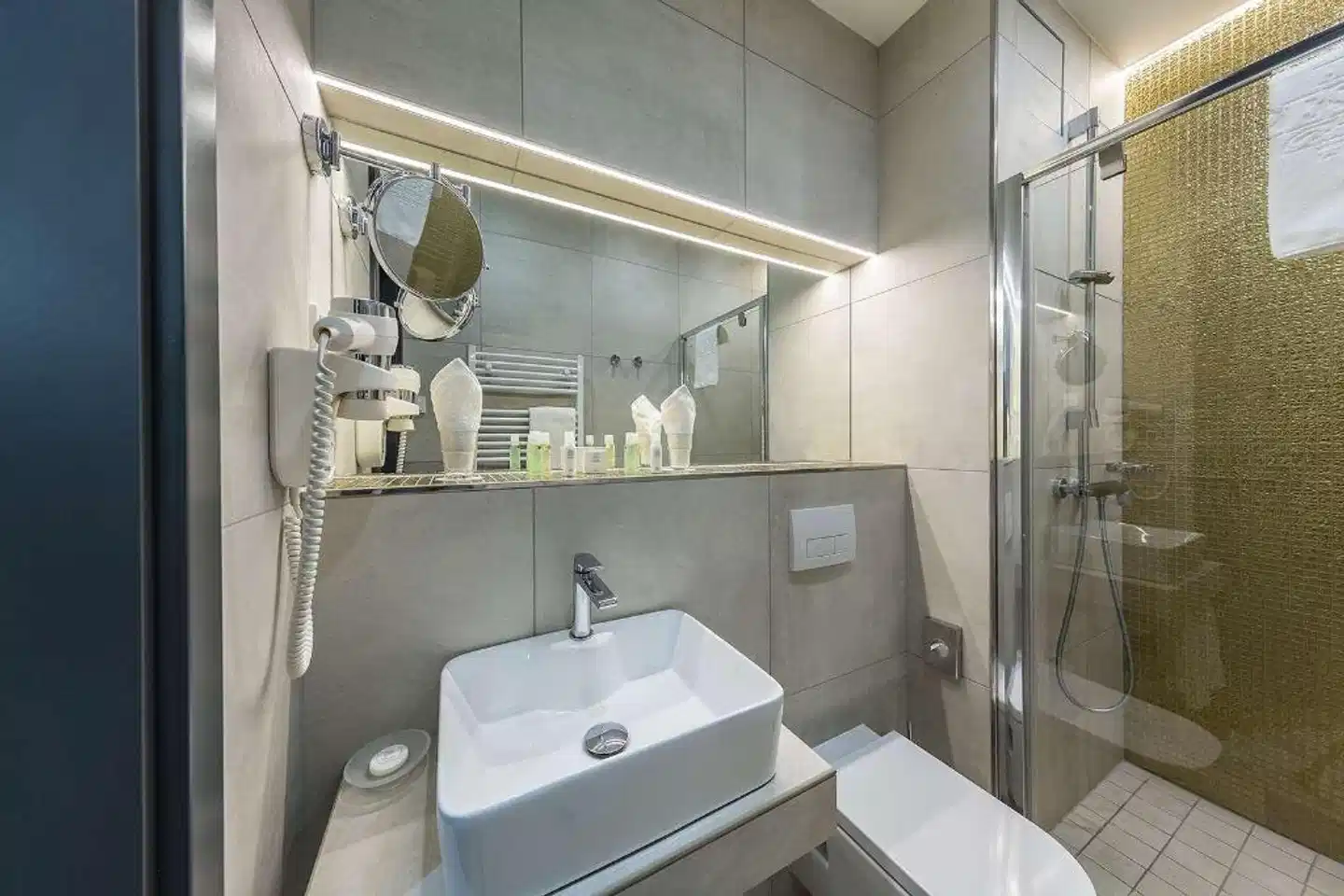 Hotel President Badezimmer