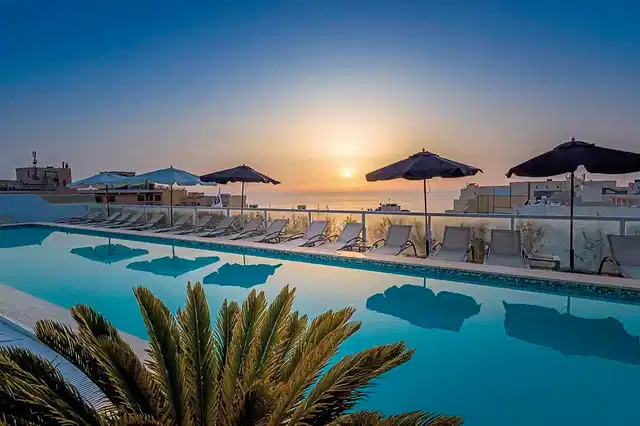 The George, Urban Boutique Hotel POOL