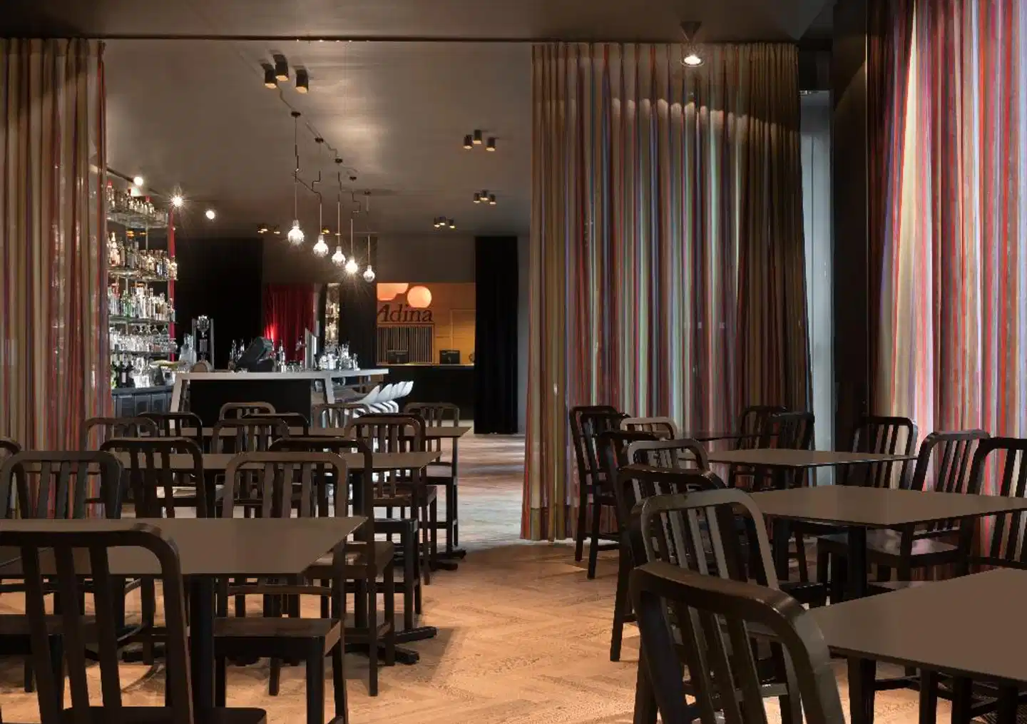 Adina Apartment Hotel Berlin Hackescher Markt Bar