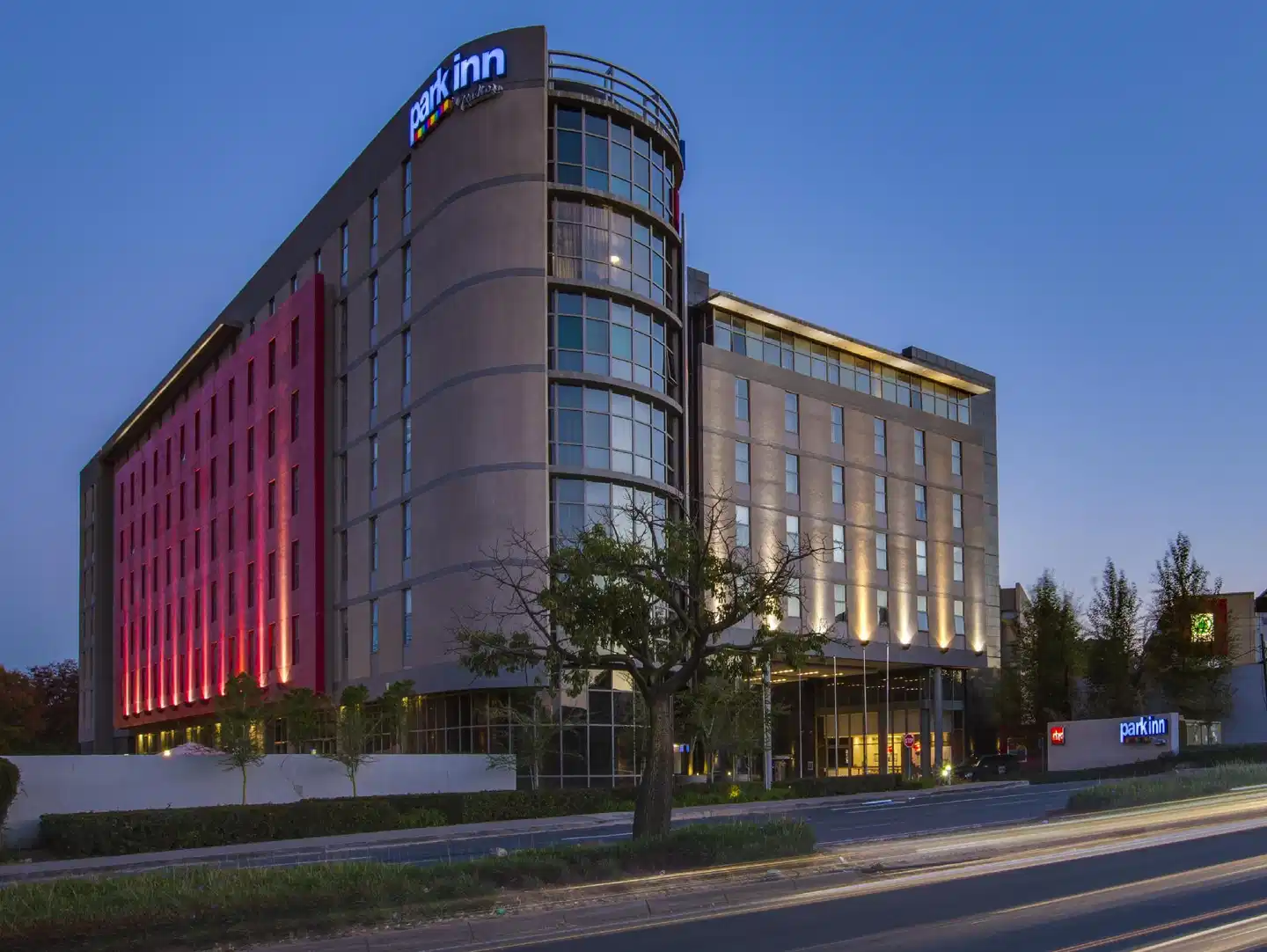 Park Inn Sandton Hotel Aussenansicht