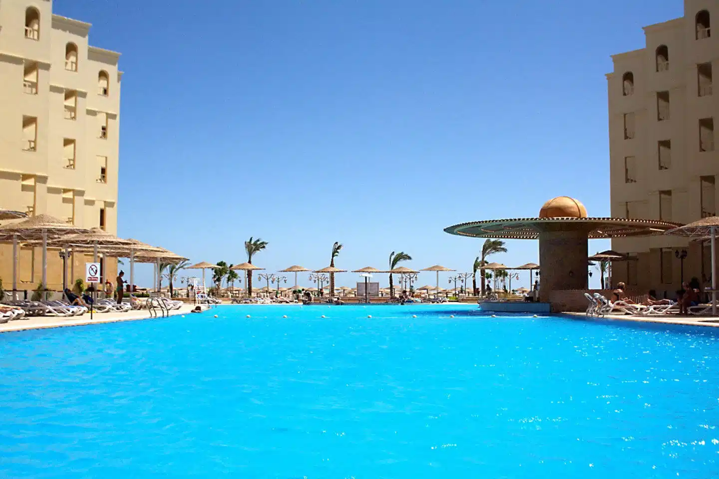 AMC Royal Hotel & Spa Pool