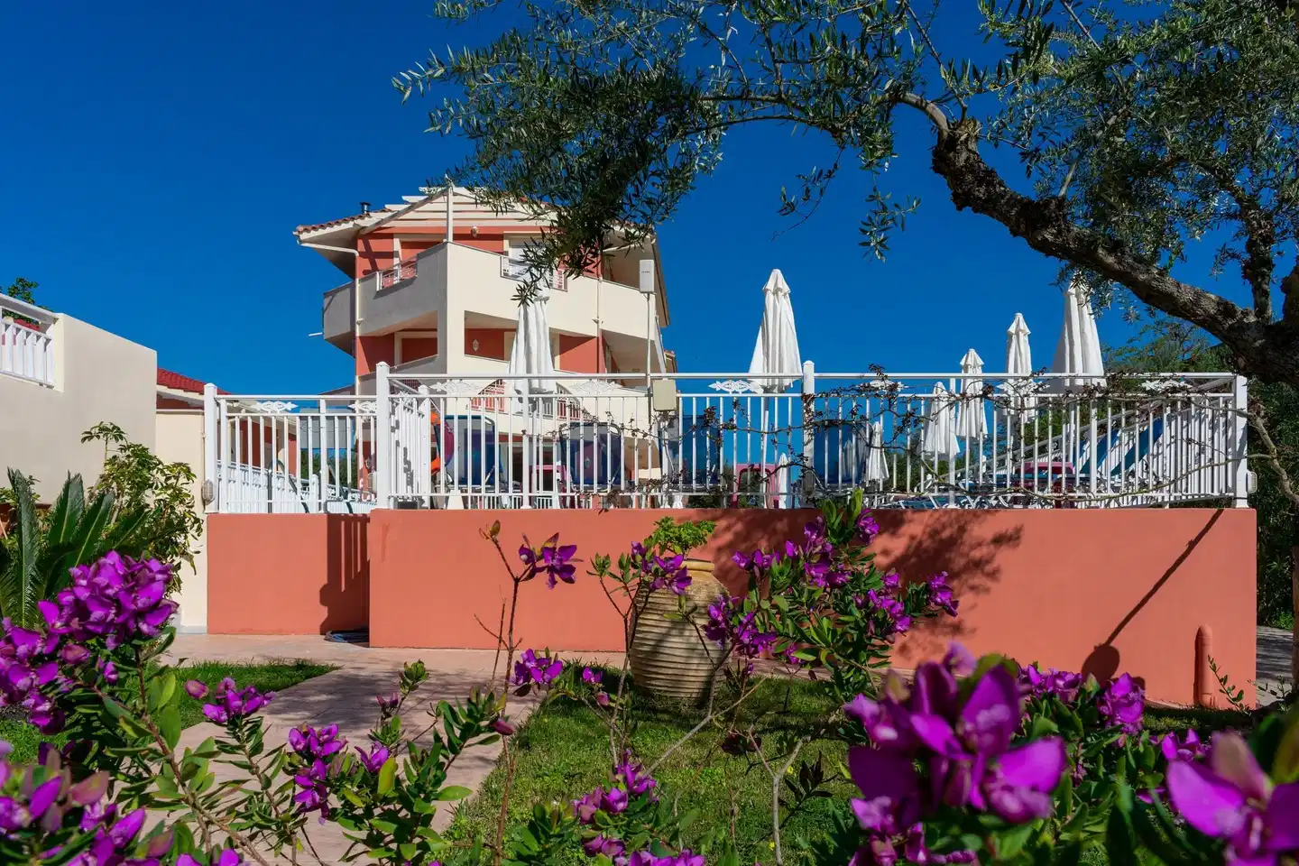 Pantheon Hotel Aussenansicht