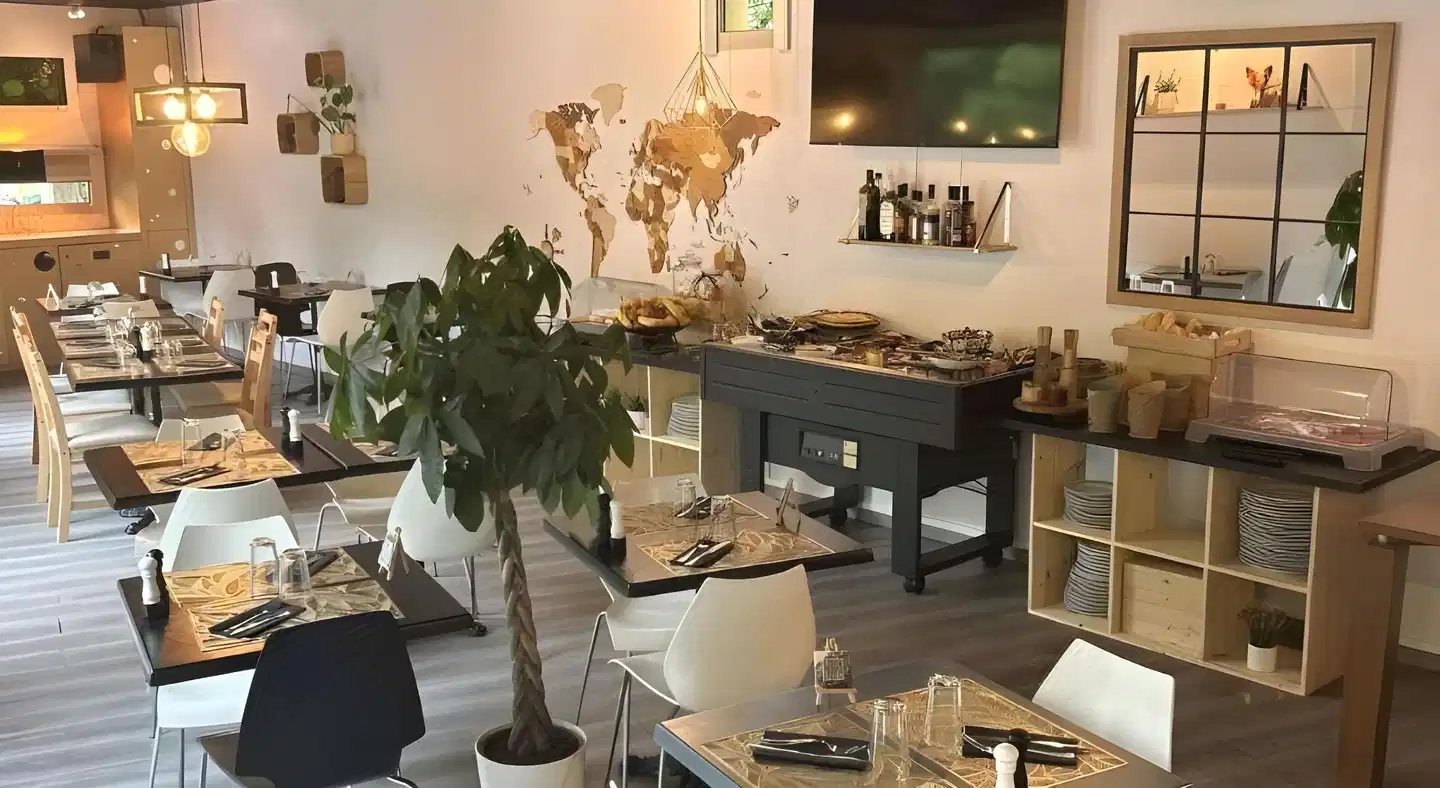 Standing Hotel Suites by Actisource Restaurant