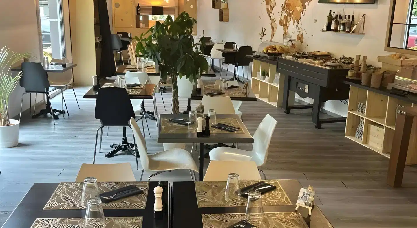 Standing Hotel Suites by Actisource Restaurant