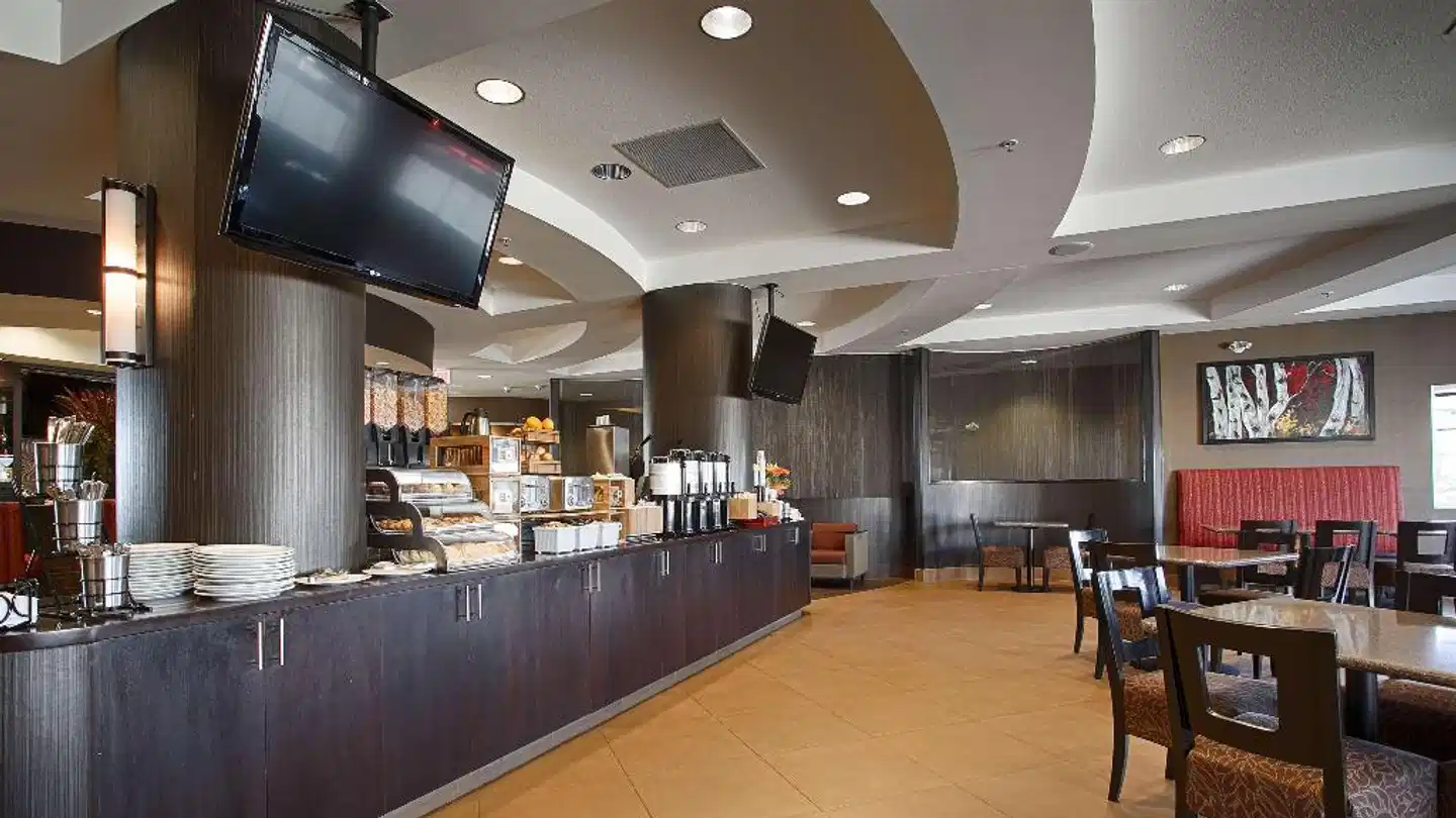 Best Western Premier Freeport Inn & Suites Bar