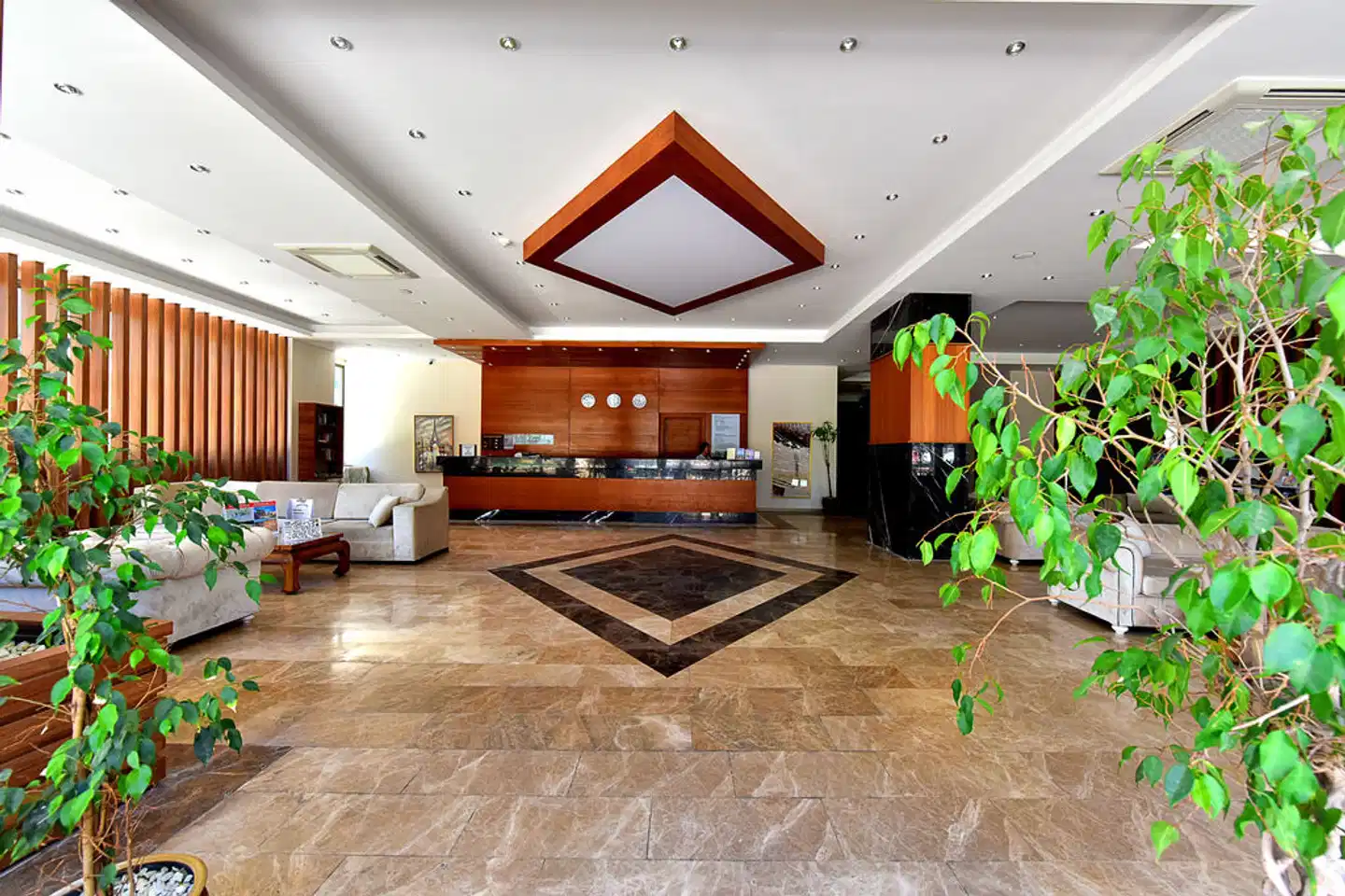 Jasmin Beach Hotel Lobby