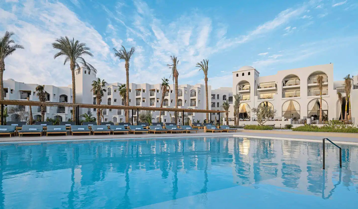 Serry Beach Resort Pool